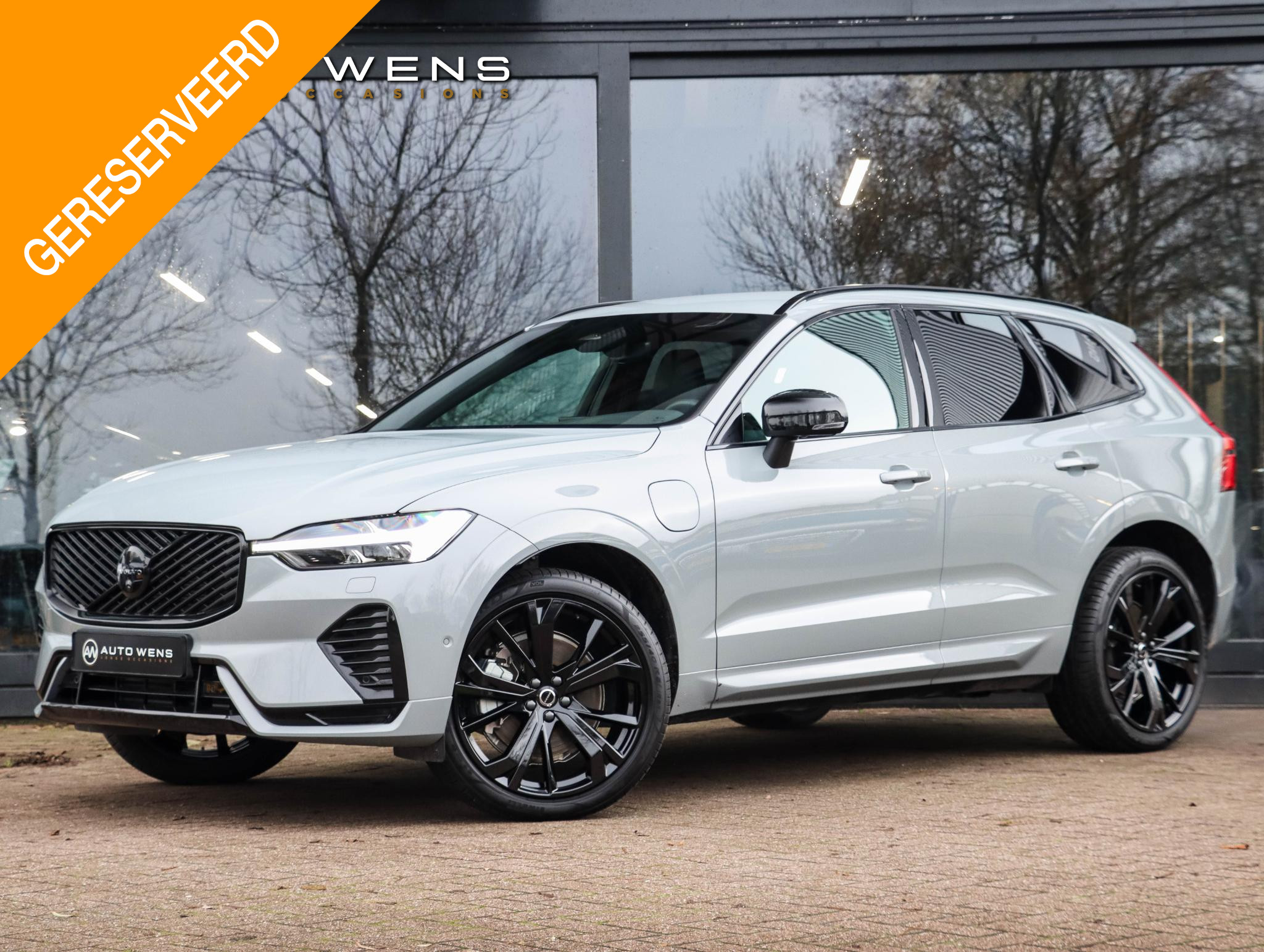 Volvo Xc60 T6 AWD Black edition 2025 - voorkant