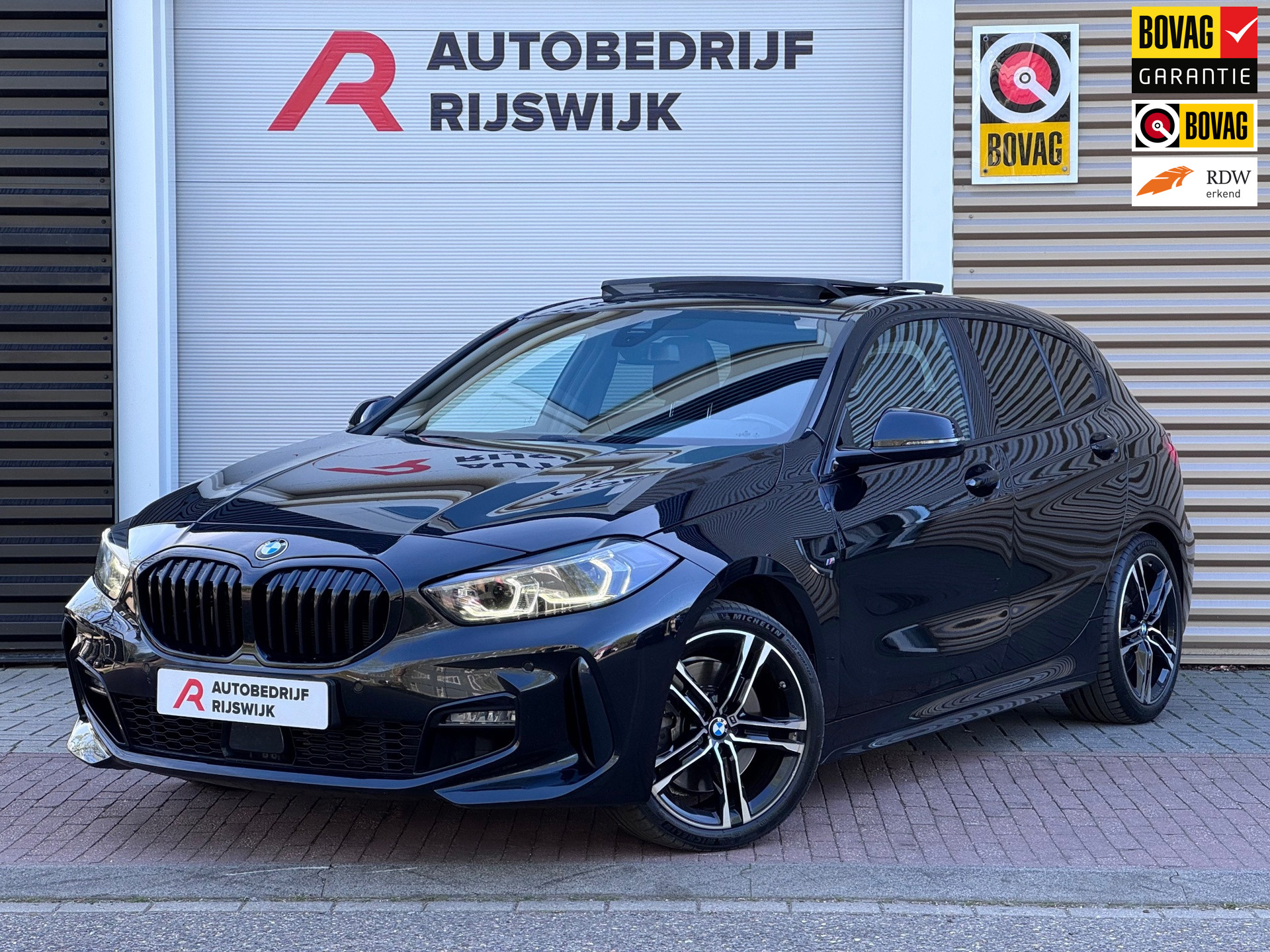 BMW 120i 120i Executive Pano/Led/Sfeer/AppleCar 2022 - voorkant