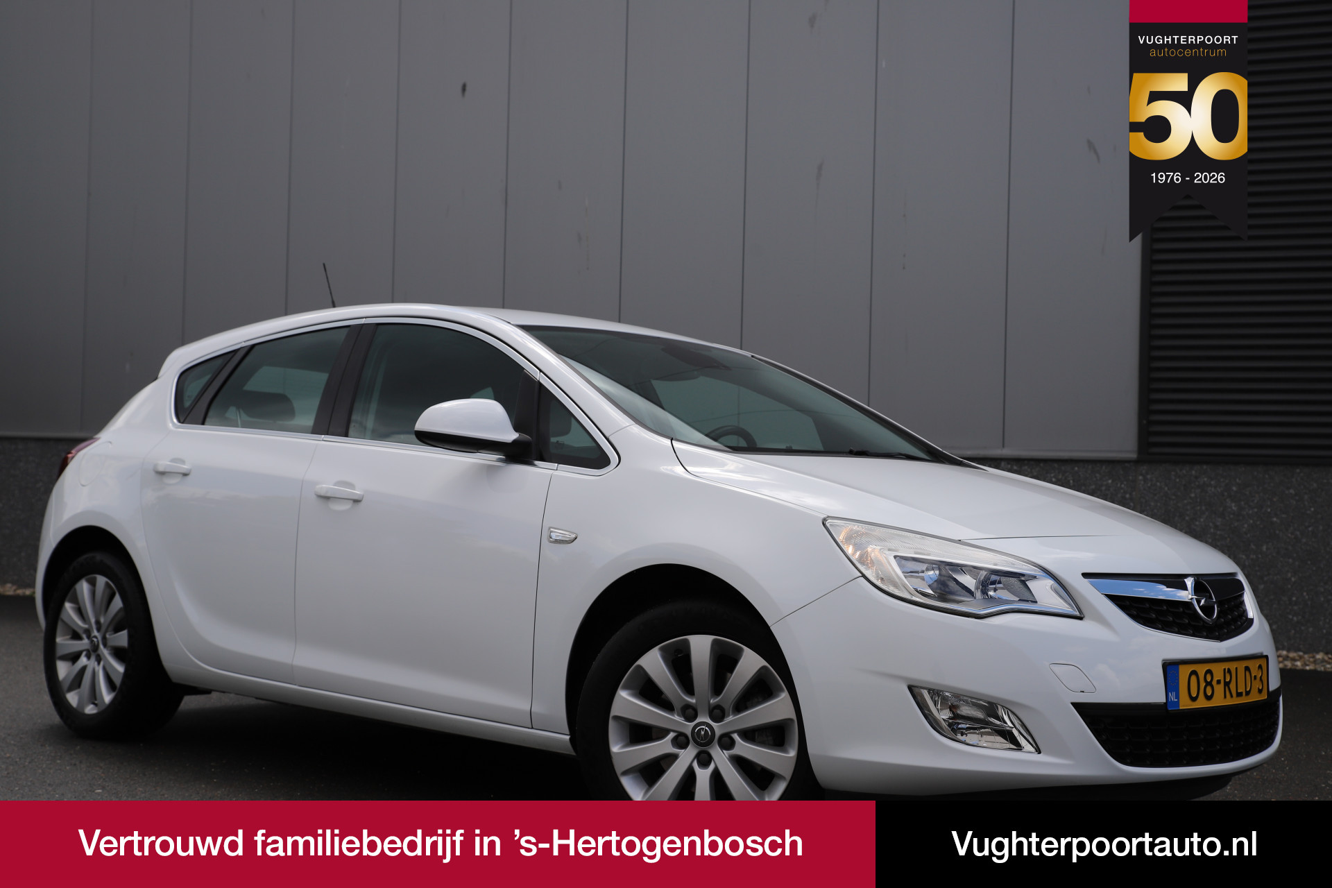 Opel Astra 1.6 180pk Turbo Automaat/ Cosmo/ Parkeersensor/Dealeronderh. 2011 - voorkant