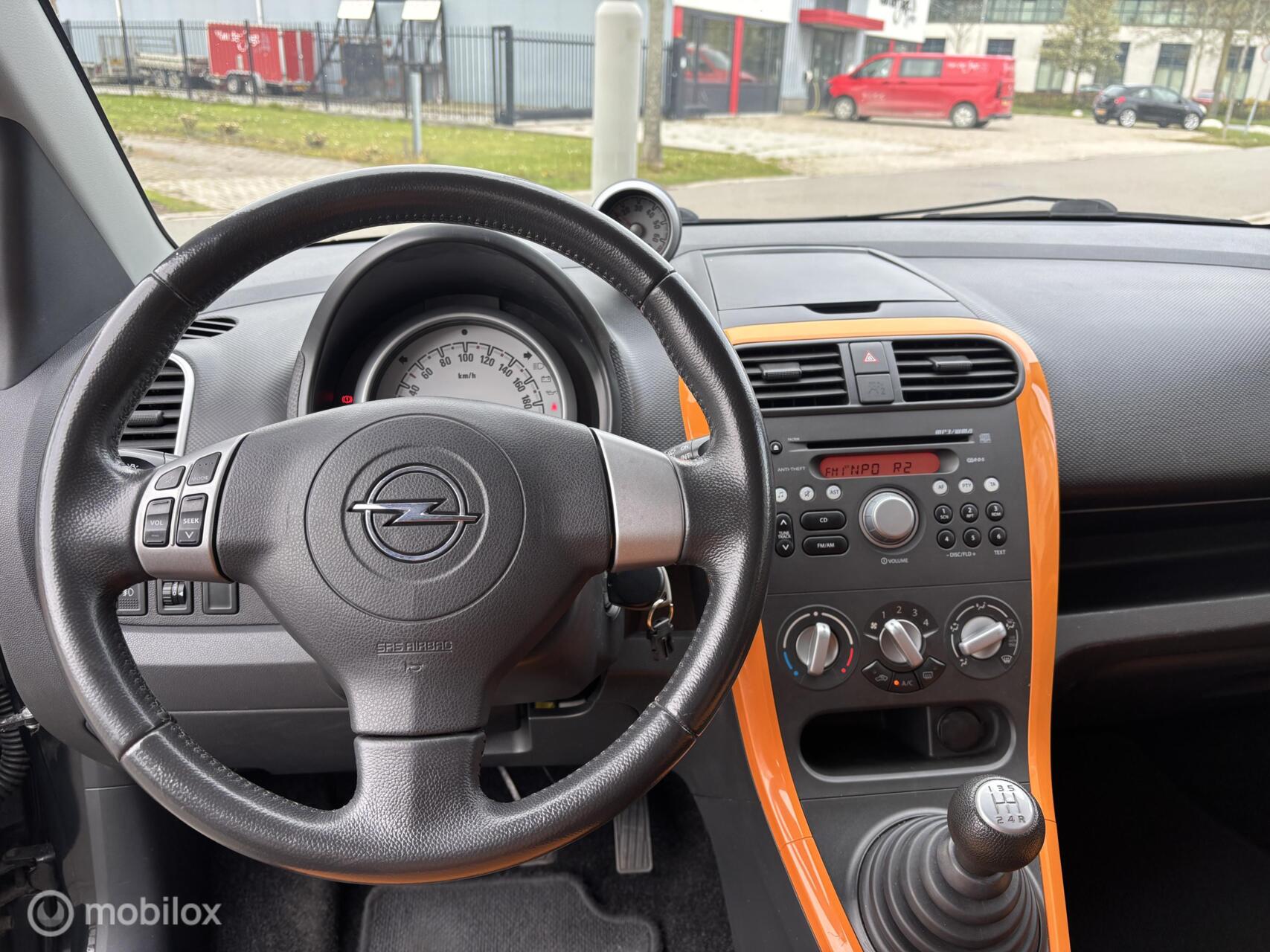 Foto van Opel Agila