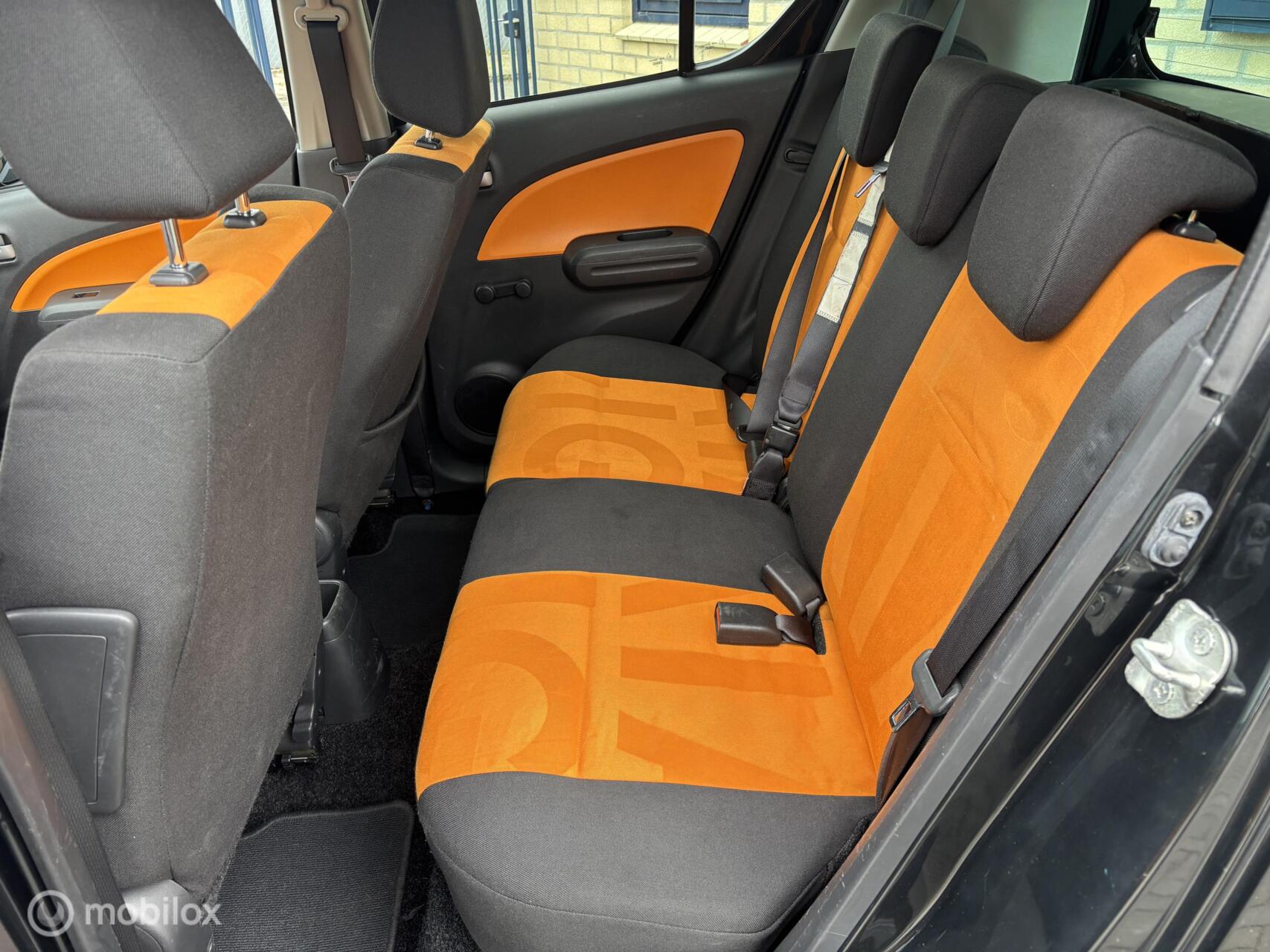 Foto van Opel Agila