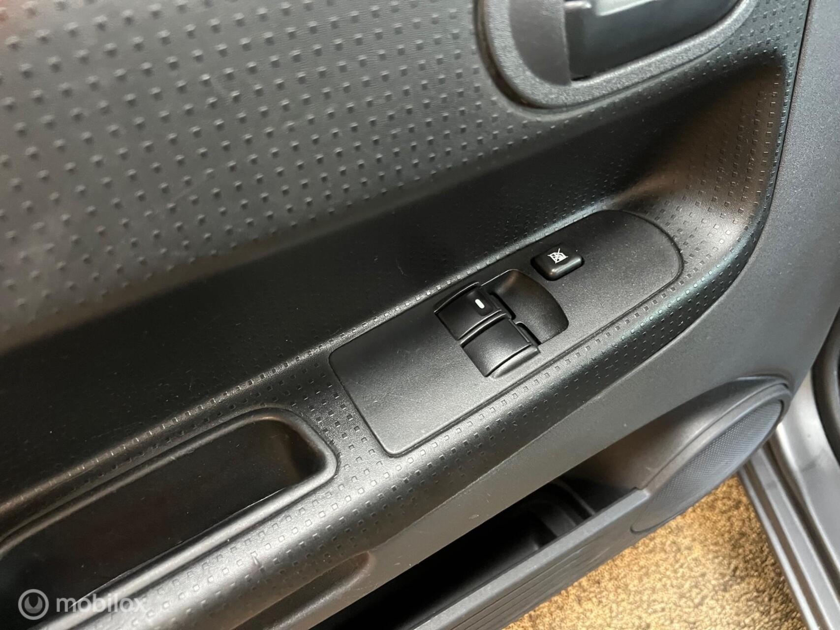 Foto van Mitsubishi Mitsubishi Colt