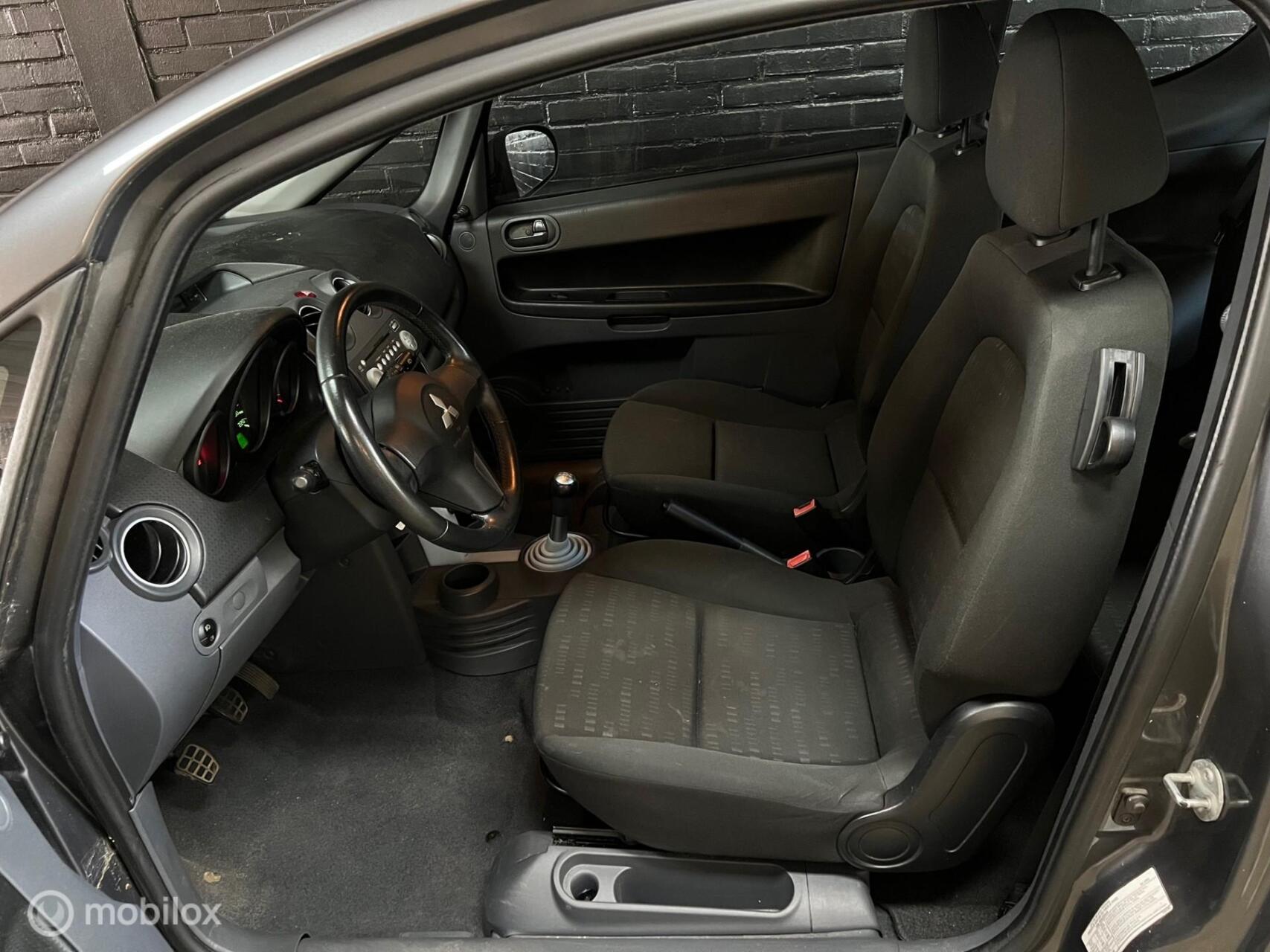 Foto van Mitsubishi Mitsubishi Colt
