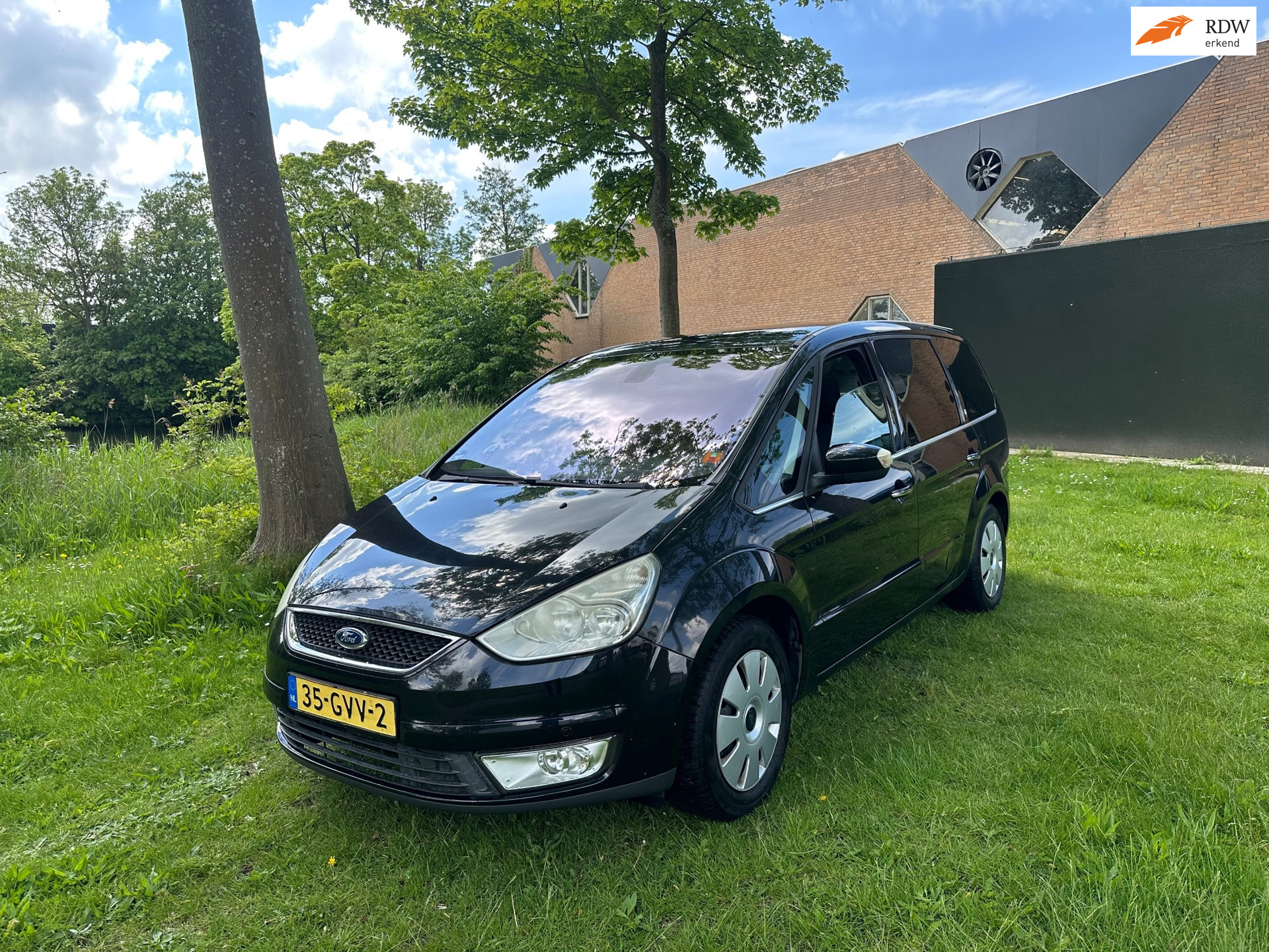 Ford Galaxy 2.0-16V Ghia 7 Persoons Airco Navi PDC 2008 - voorkant
