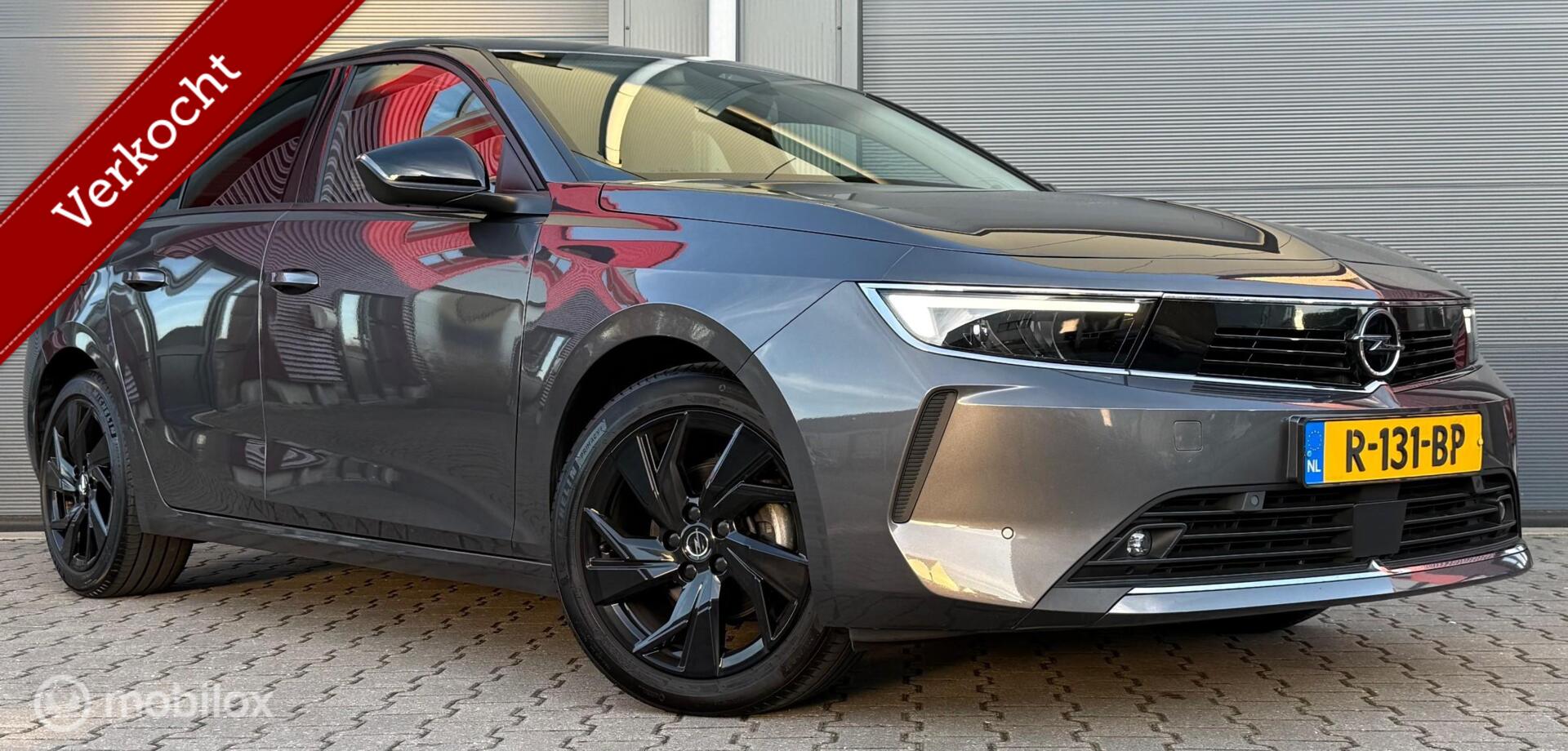 Opel Astra 1.2 Turbo 131PK Edition Black Carplay/Winterpakket 2022 - voorkant