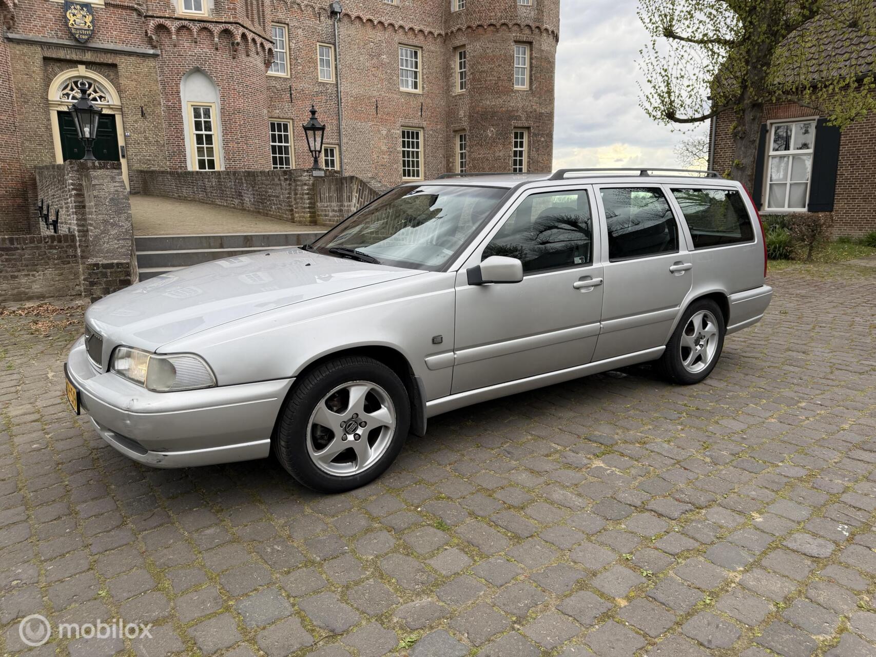 Volvo V70 2.5 Comfort Luxury 1999 - voorkant