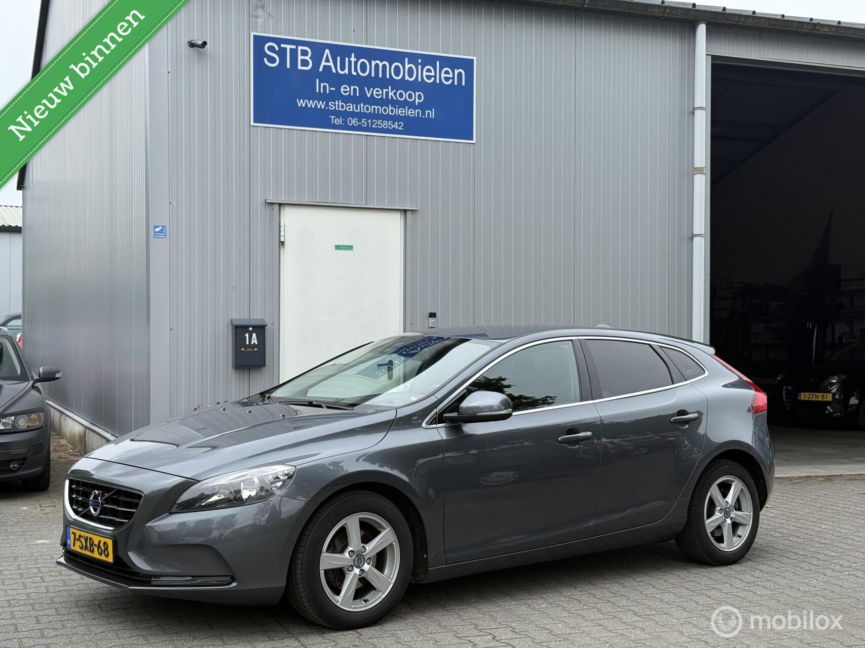 Volvo V40 1.6 D2, Dealer onderhouden, Navi, Netjes 2013 - voorkant