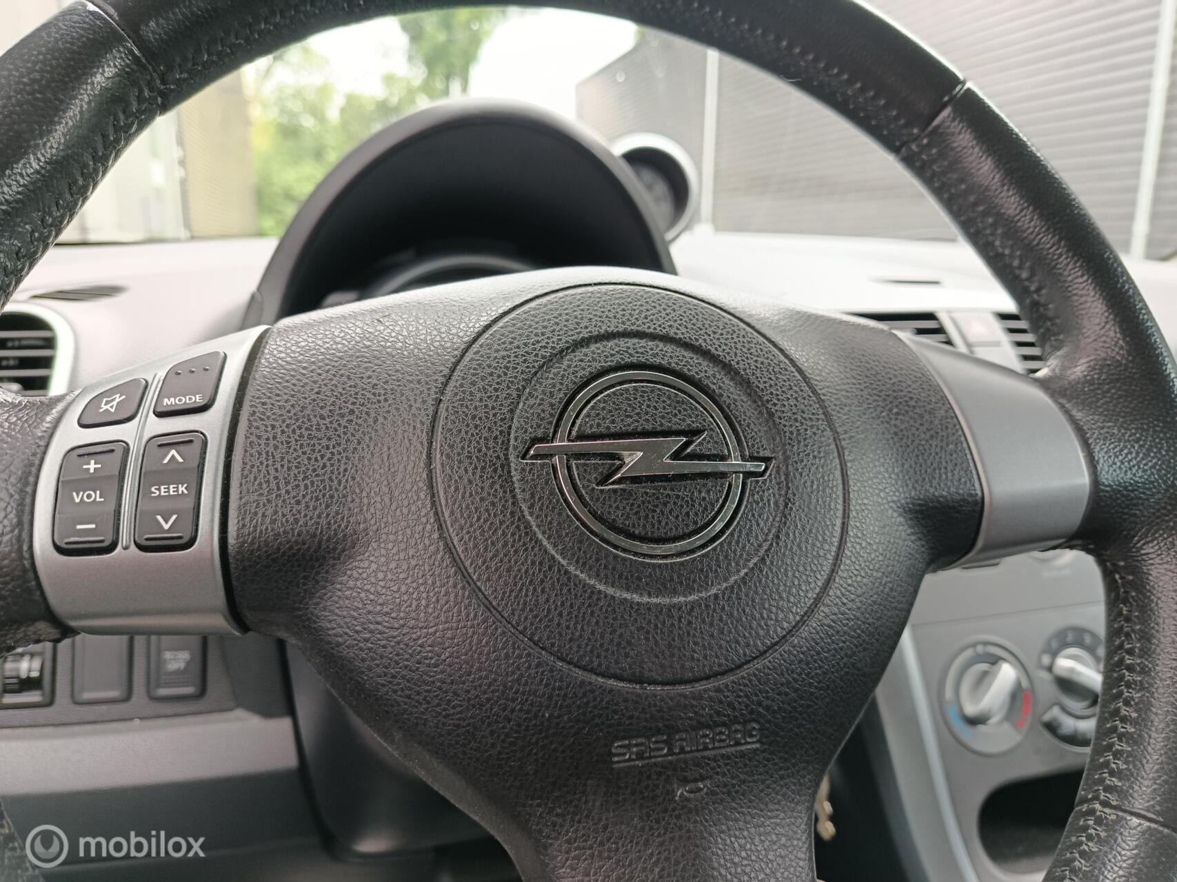 Foto van Opel Agila