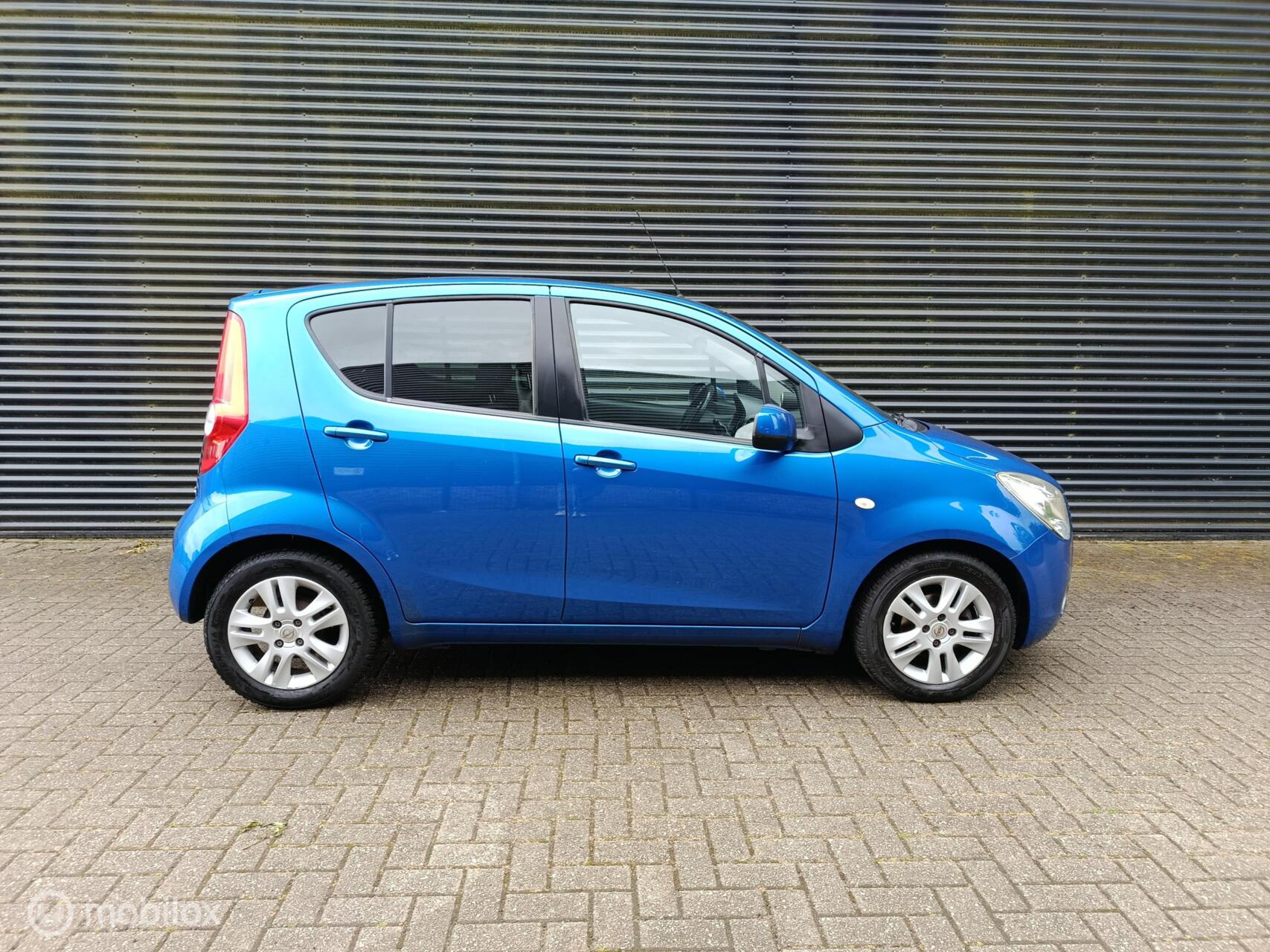 Foto van Opel Agila