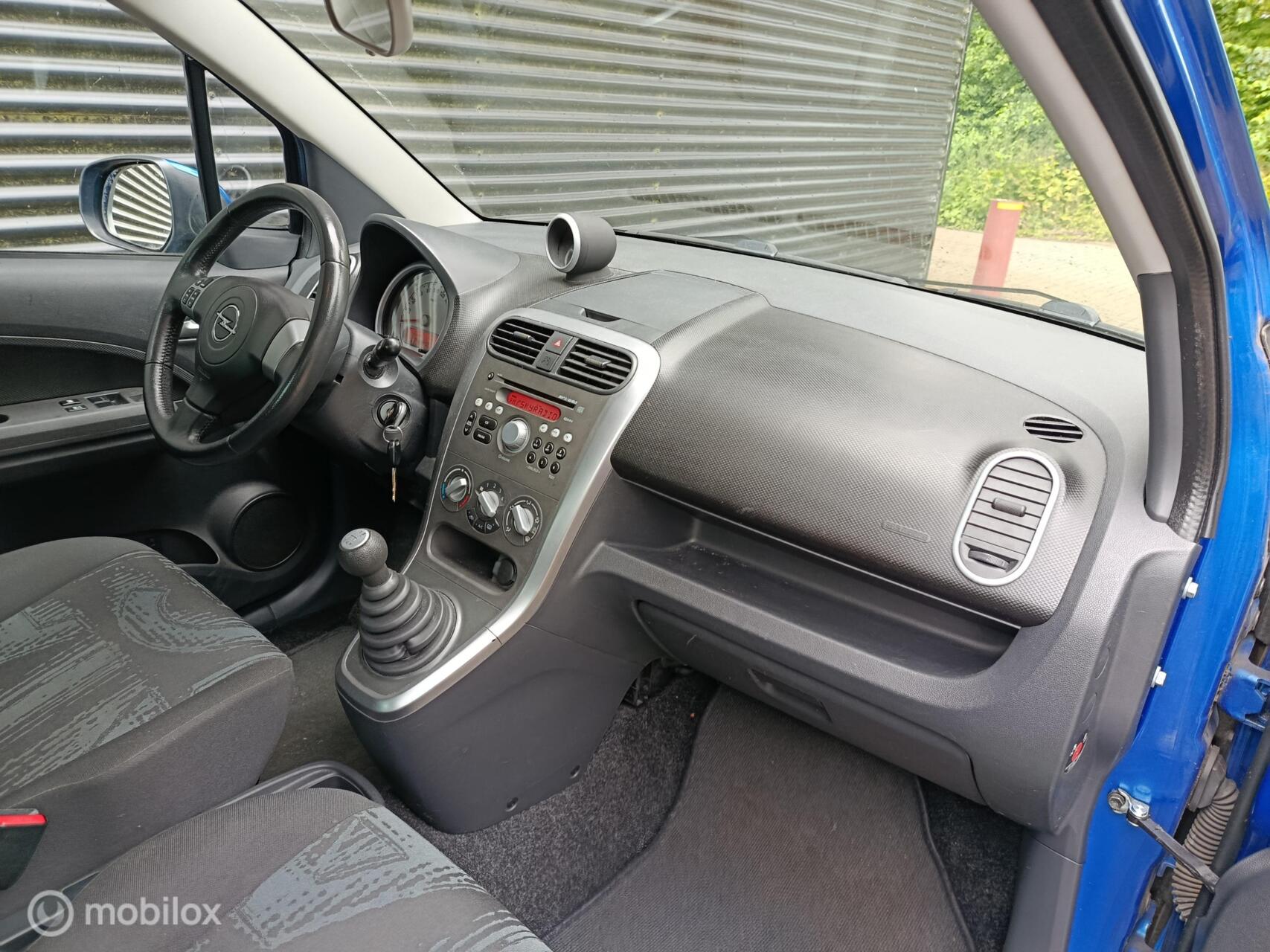 Foto van Opel Agila