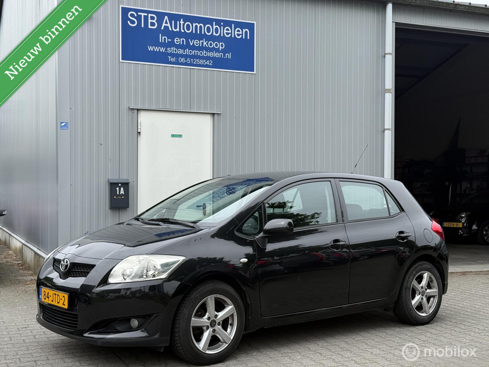 Toyota Toyota Auris 1.6 Aspiration, 5 deurs, Nieuwe apk 2009 - voorkant