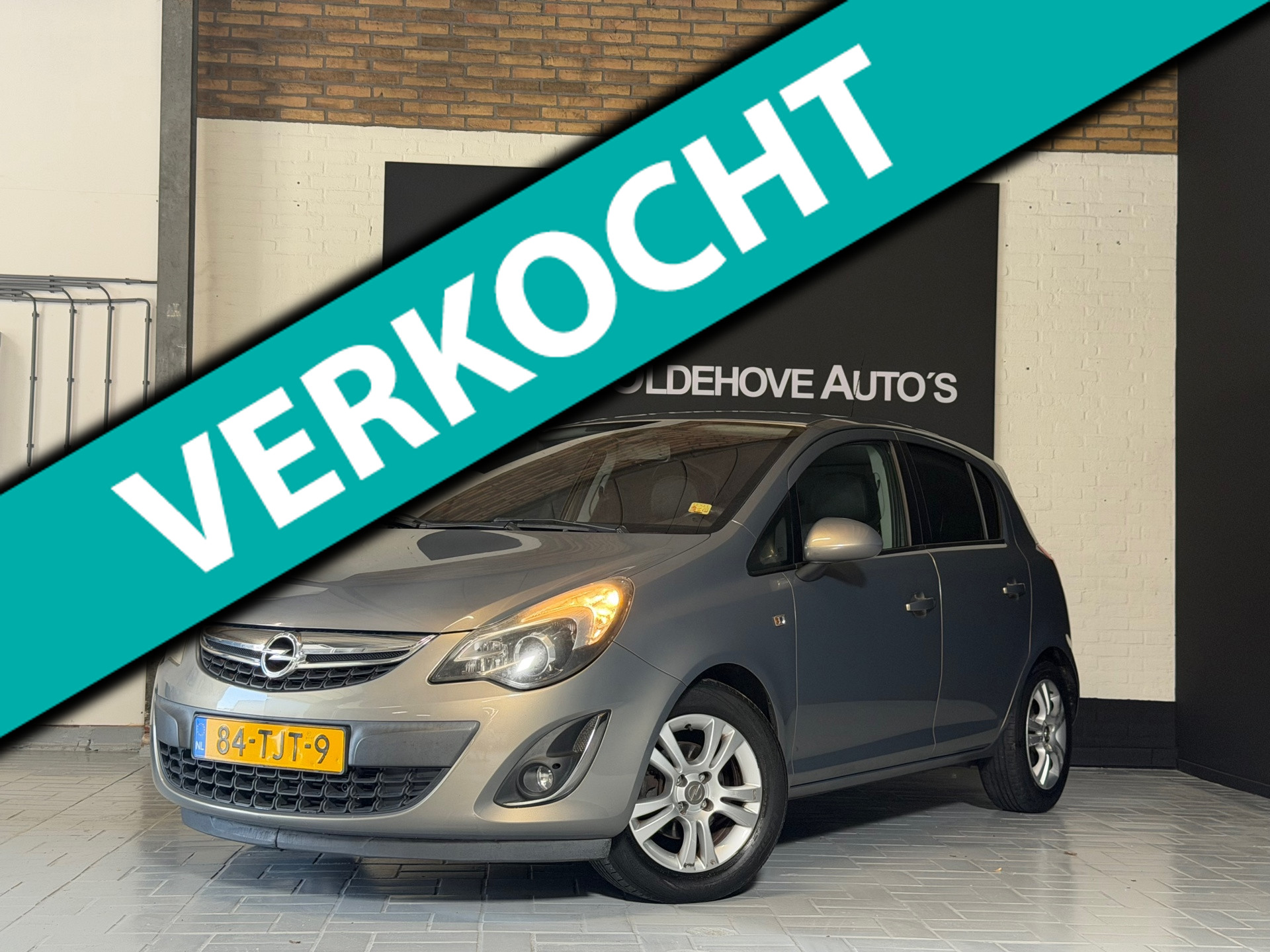 Opel Corsa 1.3 CDTi EcoFlex S/S Cosmo 2012 - voorkant
