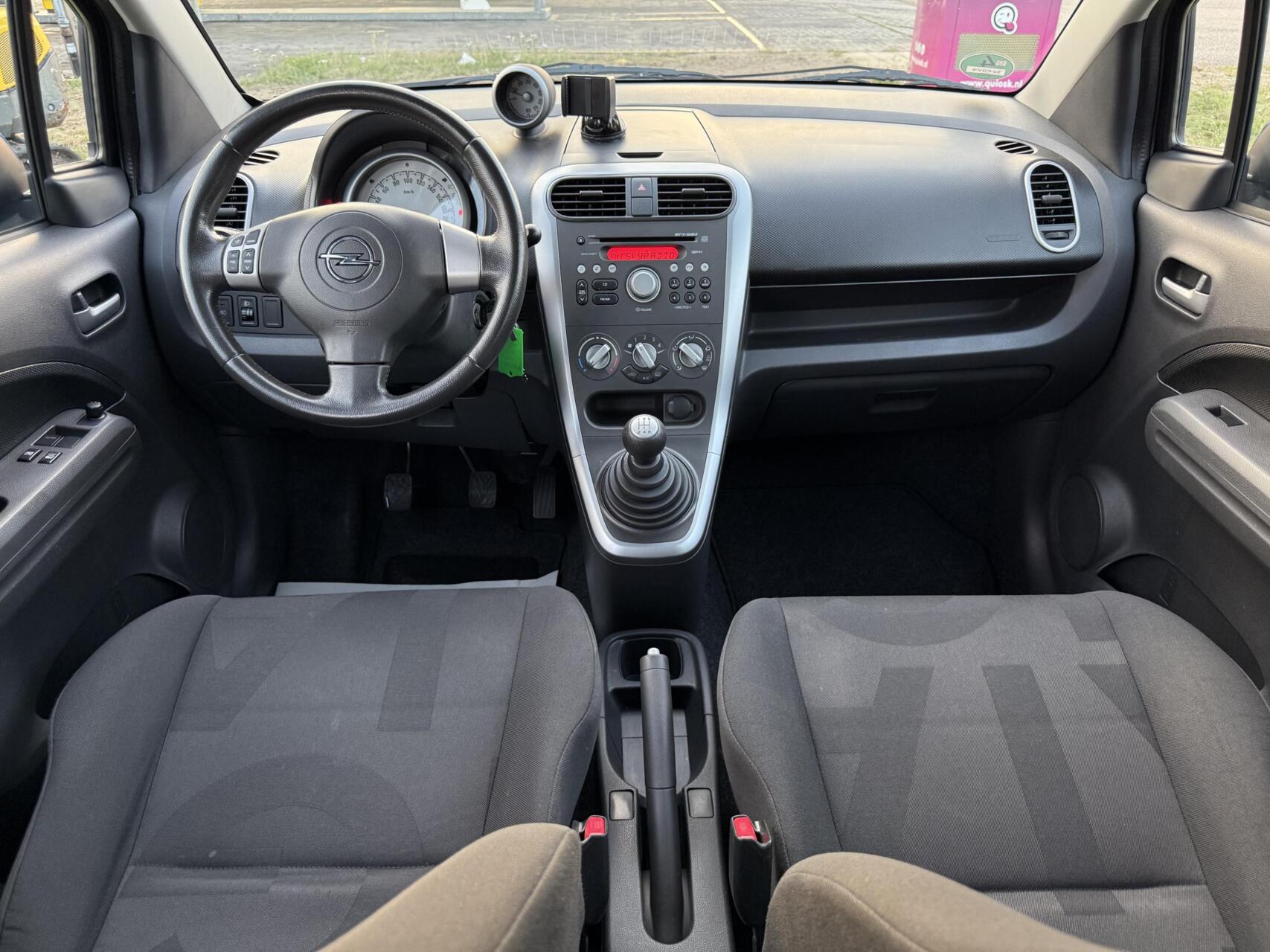 Foto van Opel Agila