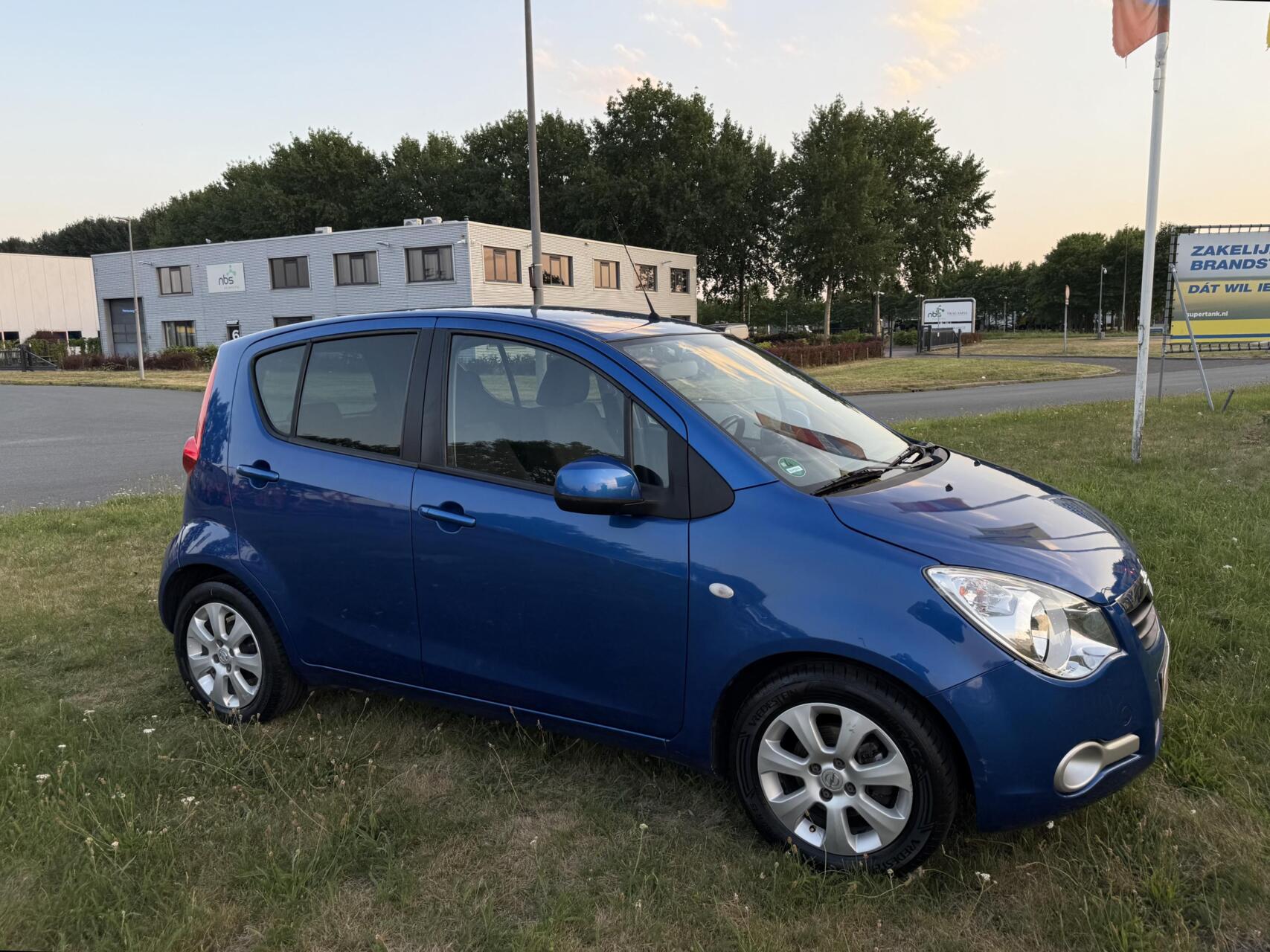 Foto van Opel Agila