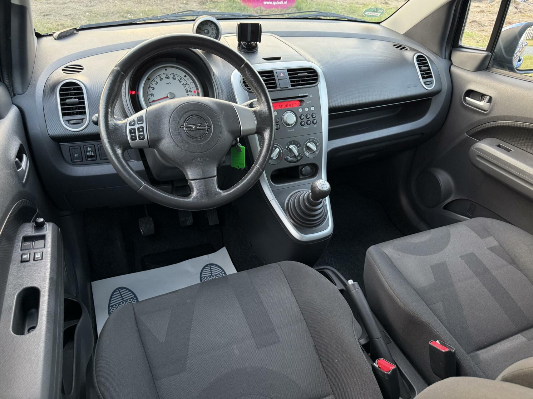 Foto van Opel Agila