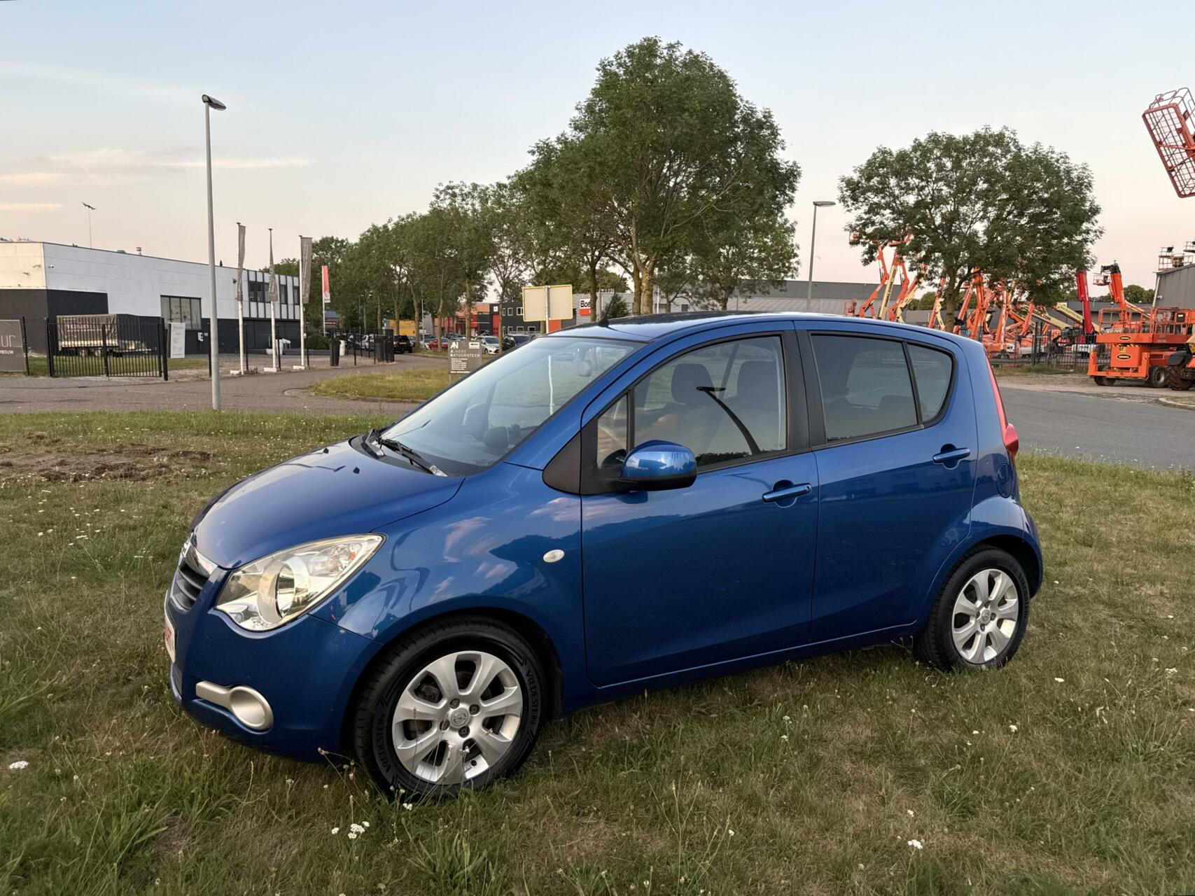 Foto van Opel Agila