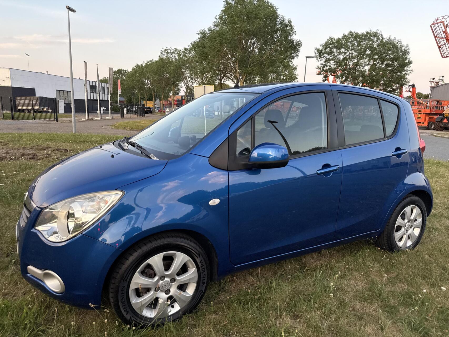 Foto van Opel Agila