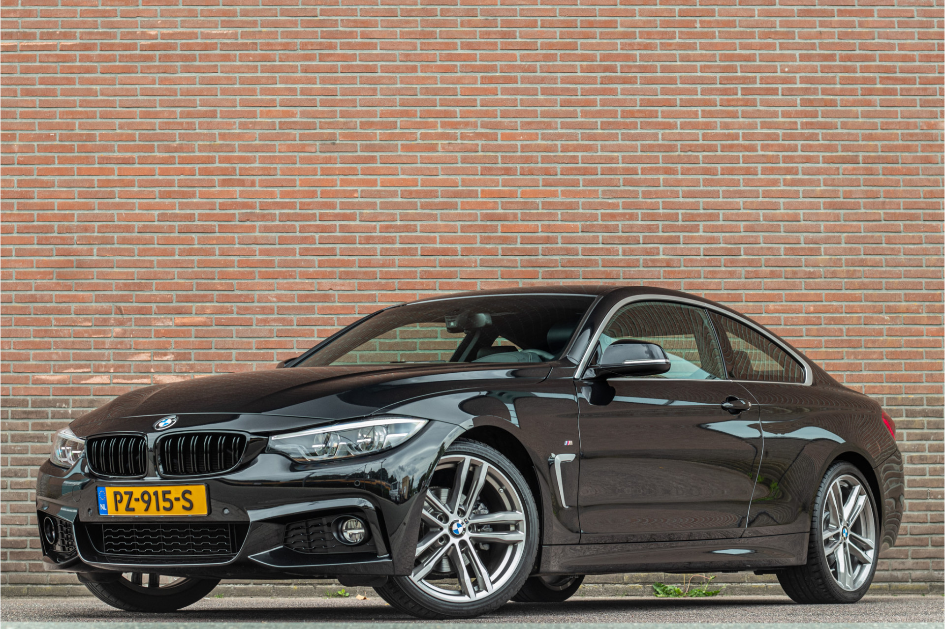 BMW 420i 420i High Executive, 52.000km NAP, M Sport, Sportautomaat, Adaptive LED, HiFi, PDC, Leder, Navigatie, Stoelverwarming. 2017 - voorkant