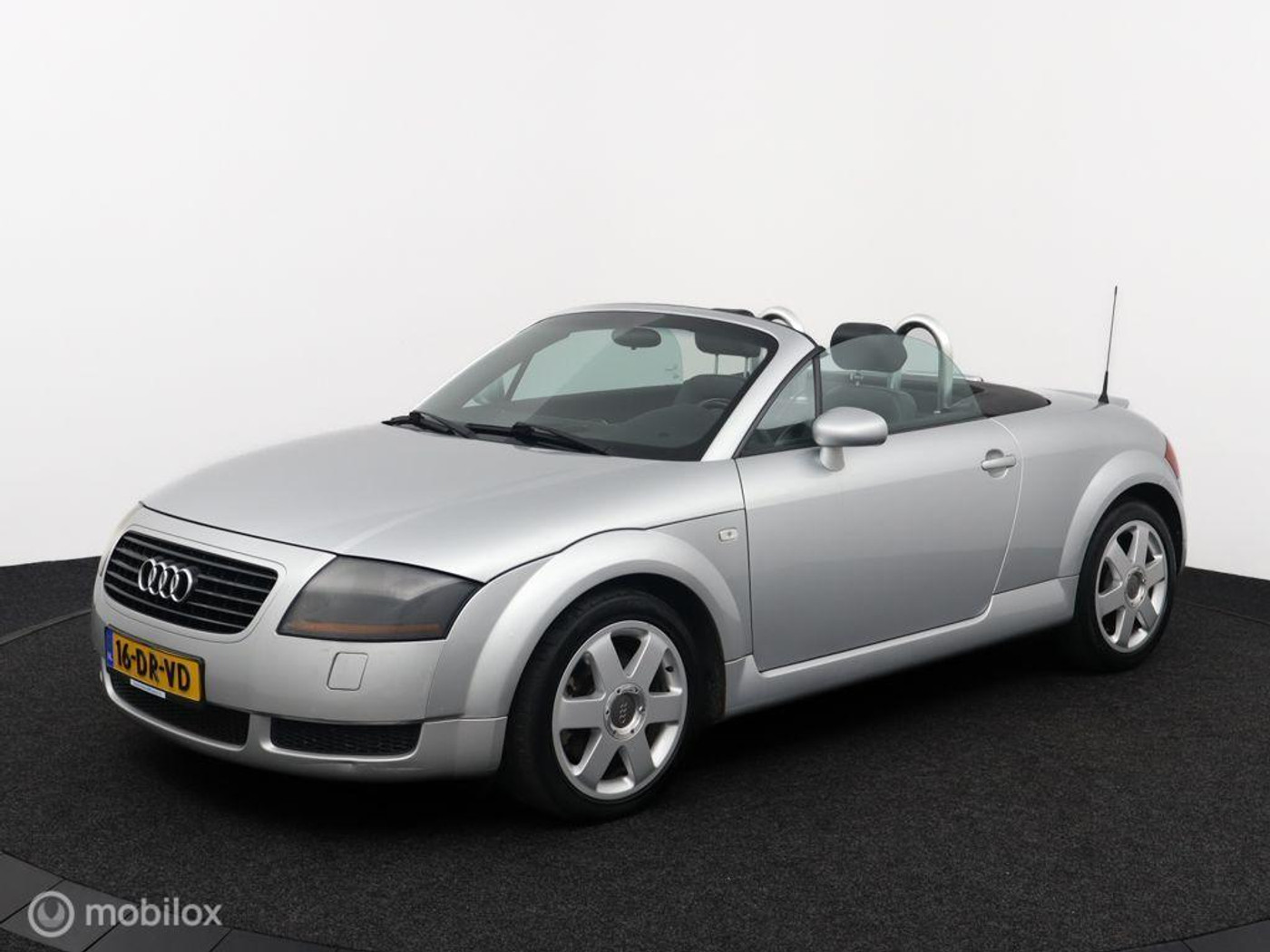 Audi TT Roadster 1.8 5V Turbo 6 2000 - voorkant