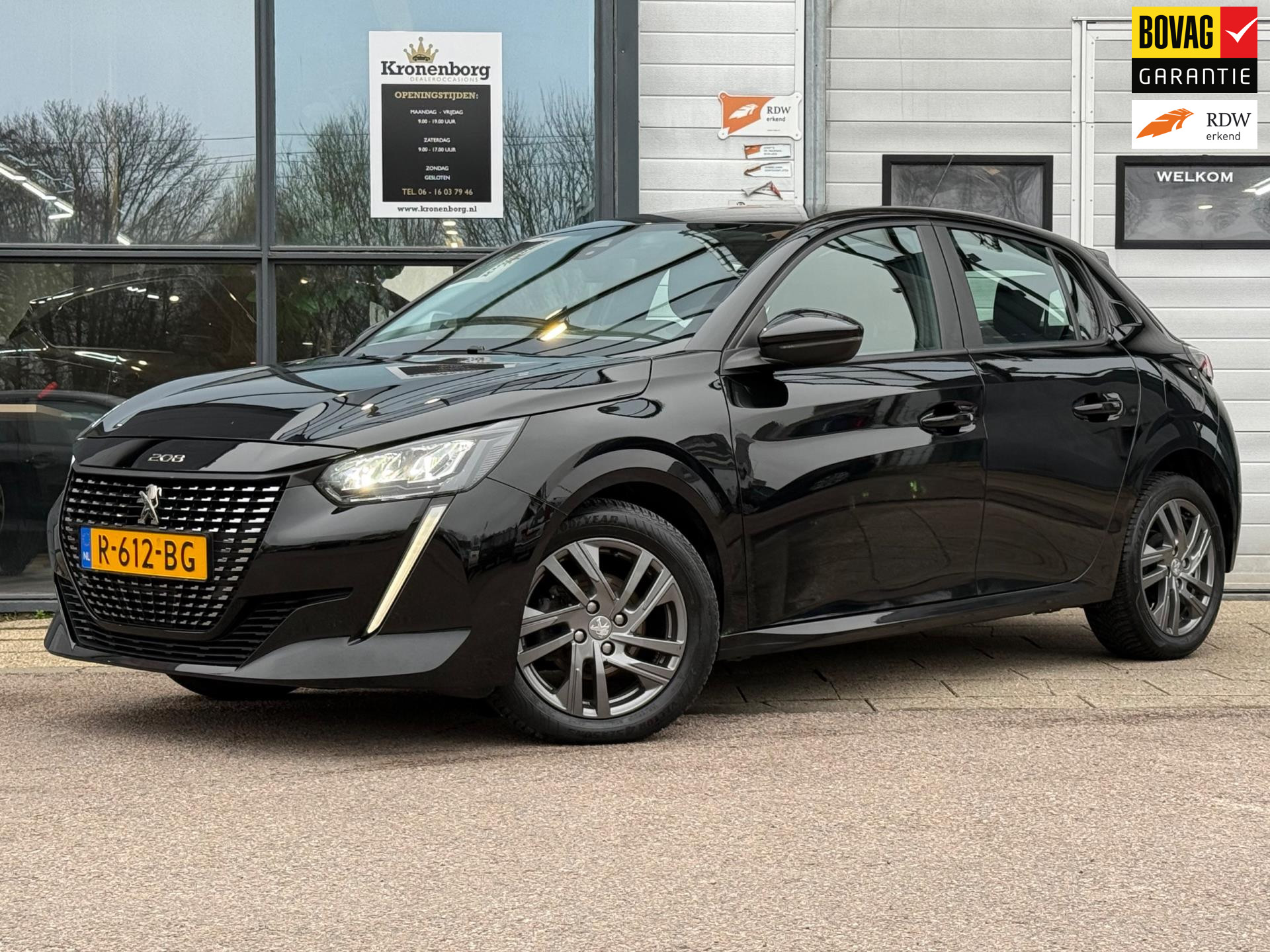 Peugeot 208 1.2 PureTech Active Pack 2022 - voorkant