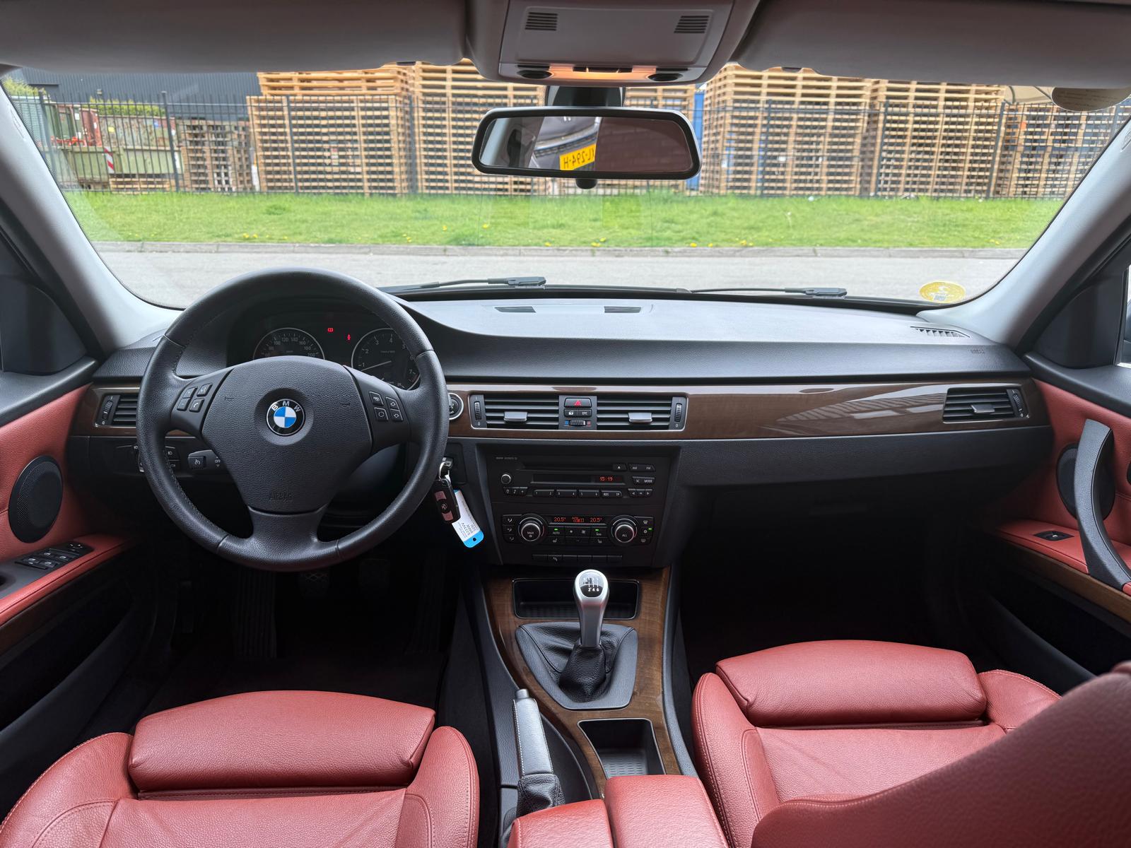 Foto van BMW 325i
