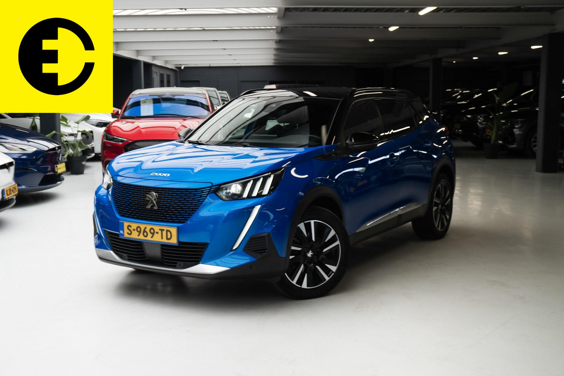 Peugeot 2008 EV GT 50 kWh | SOH 98,8% | Stoelverwarming | Cruise 2023 - voorkant