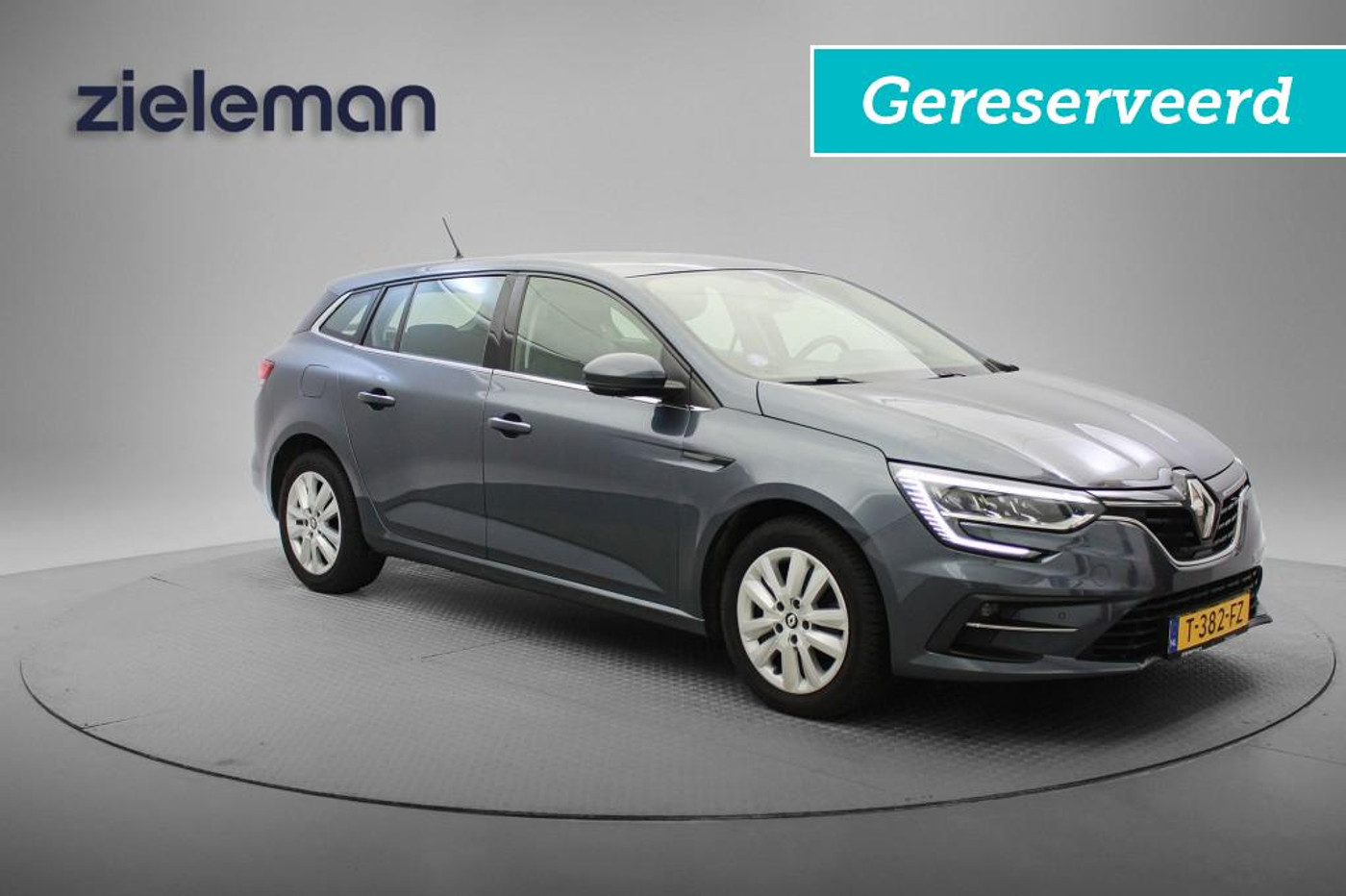 Renault Megane Estate 1.3 TCe 140 Equilibre - Carplay, Navi, Cruise, Clima, Trekhaak 2023 - voorkant