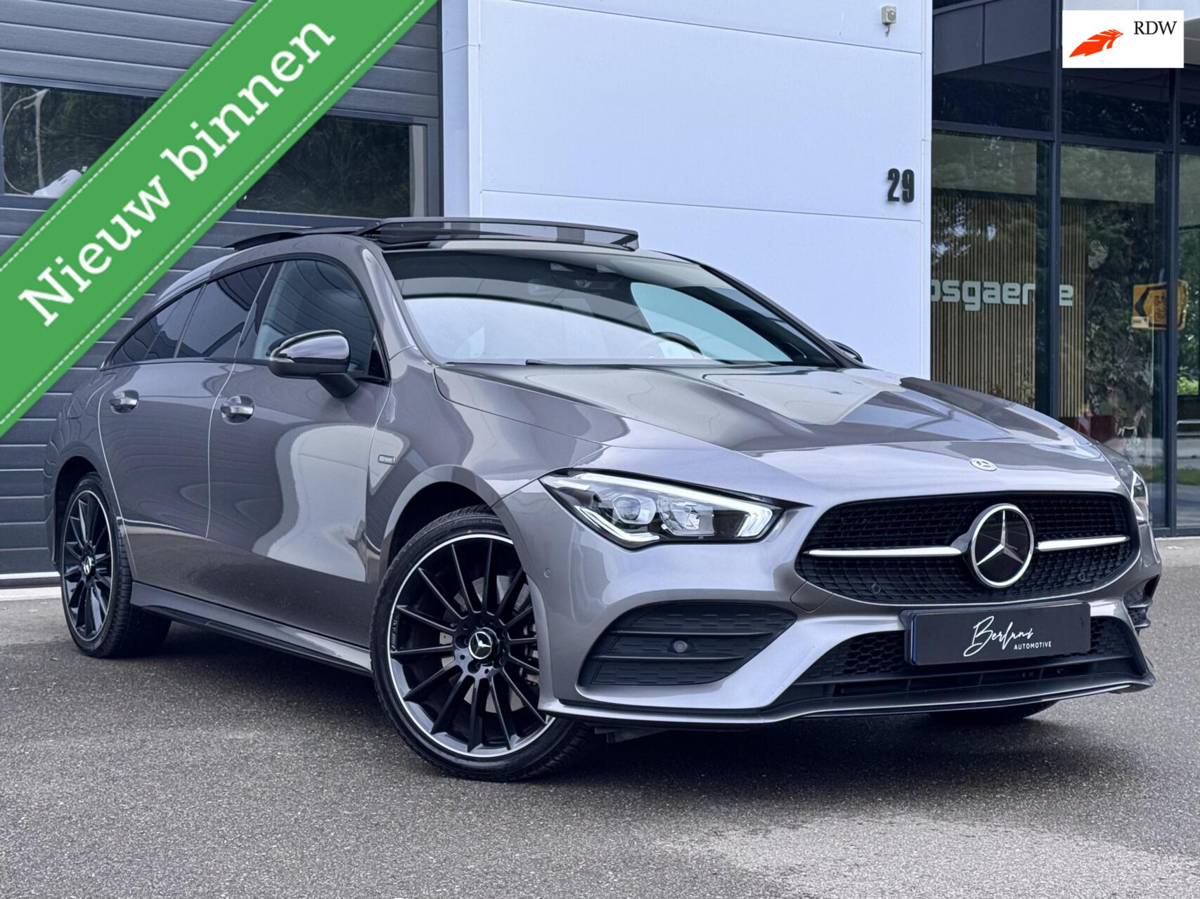 Mercedes-Benz Cla 250 E 250 e AMG Line PANO|SFEER 2021 - voorkant