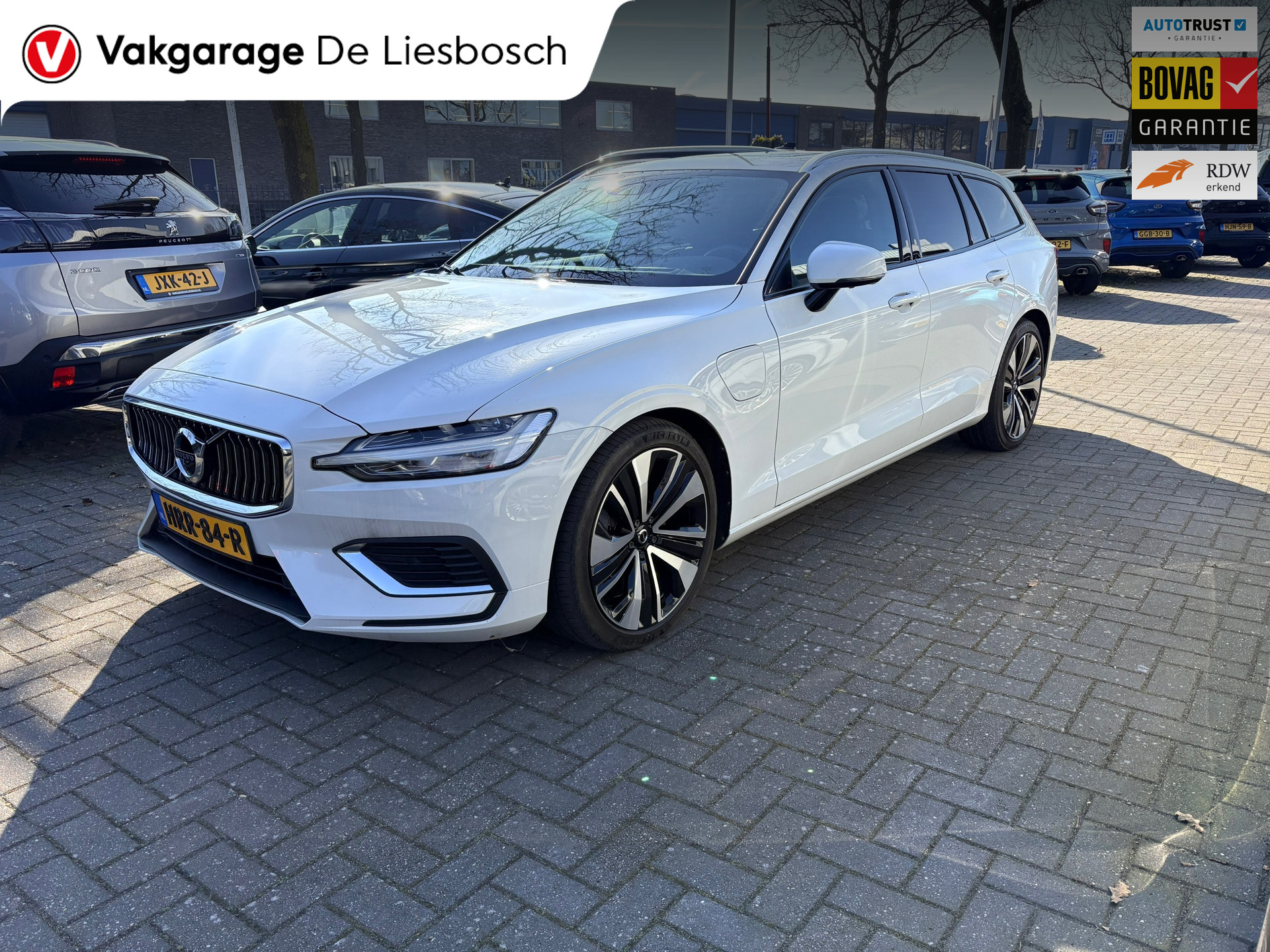 Volvo V60 2.0 T6 Recharge AWD R-Design / 360 camera / Panoramadak / Leder / head-up / Harman-Kardon 2021 - voorkant