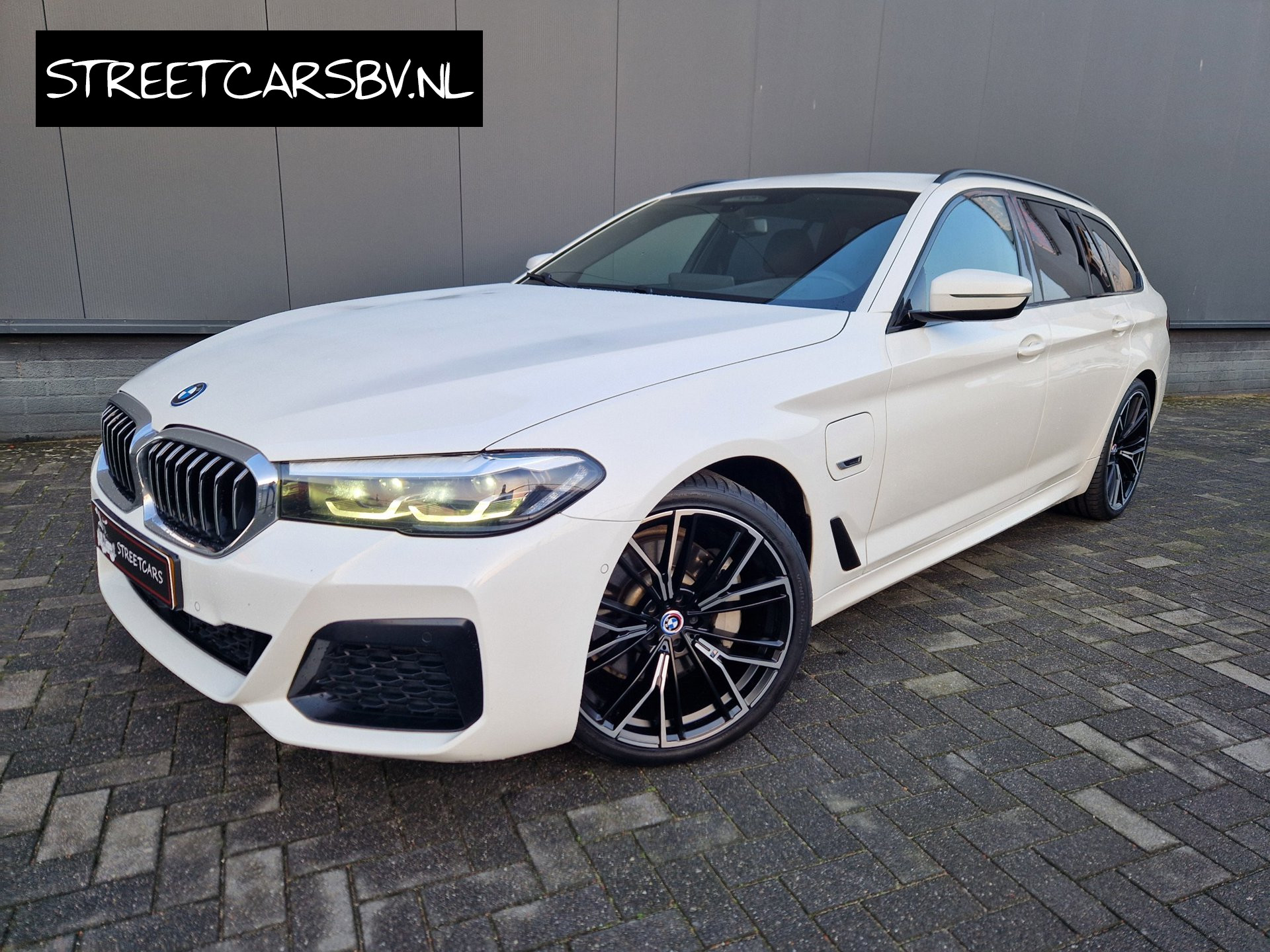 Foto van BMW 530E XDRIVE