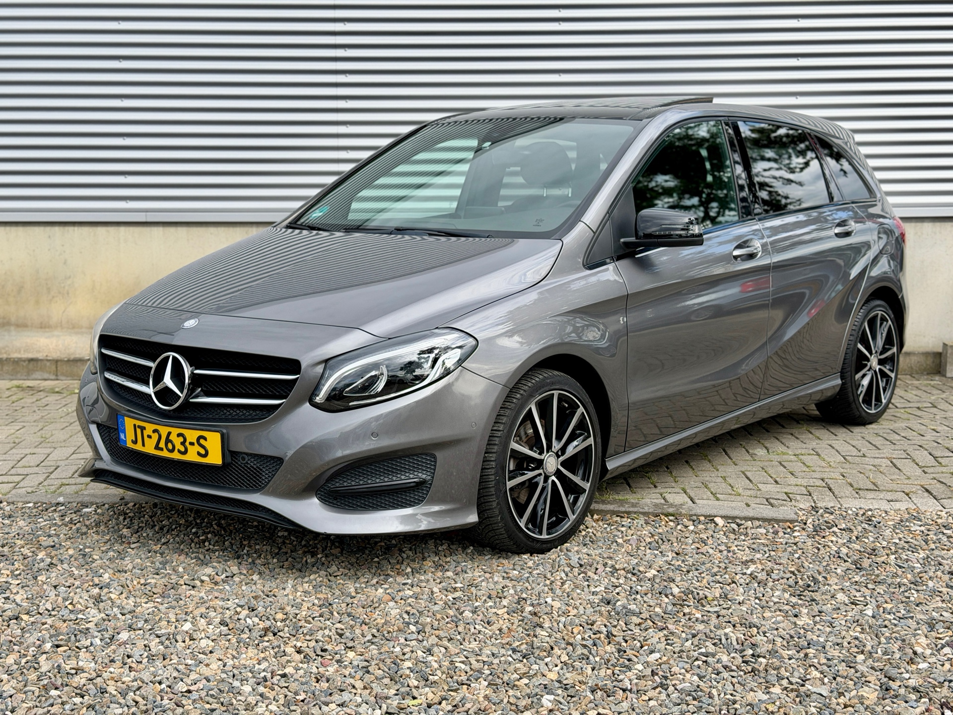 Foto van MERCEDES-BENZ B 180