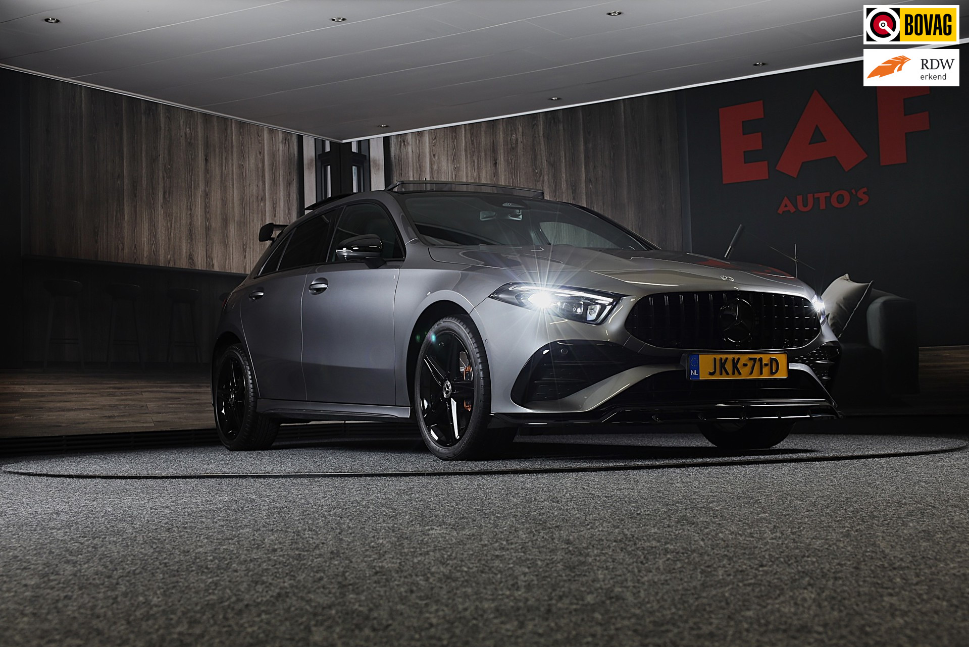 Mercedes-Benz A-klasse 250 e AMG 45 Look / Memory / Elek Stoelen / Acc / Head Up / 360 Camera / Pano / 18 Inch 2025 - voorkant