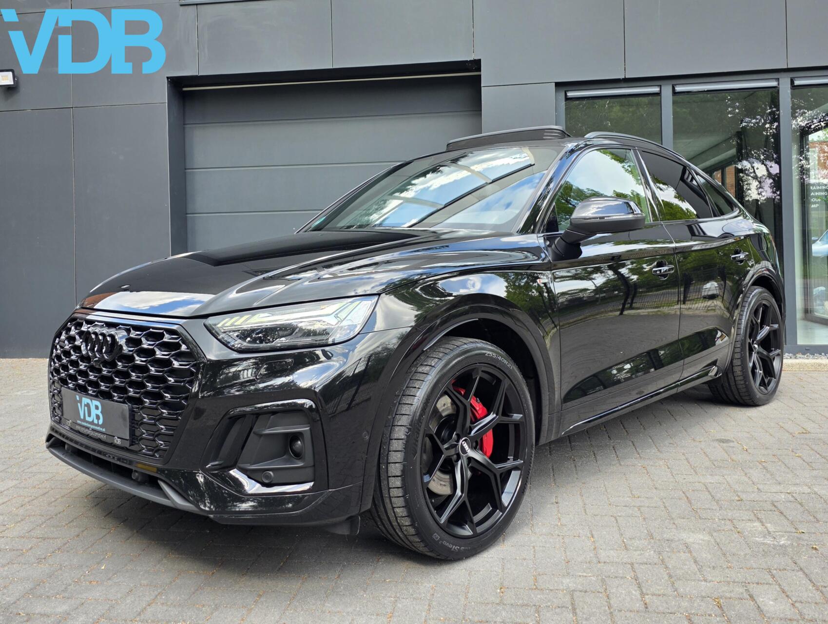 Audi Q5 Sportback 55 TFSI E 55 TFSI E QUATTRO BLACKEDITION LUCHTVERING 2023 - voorkant