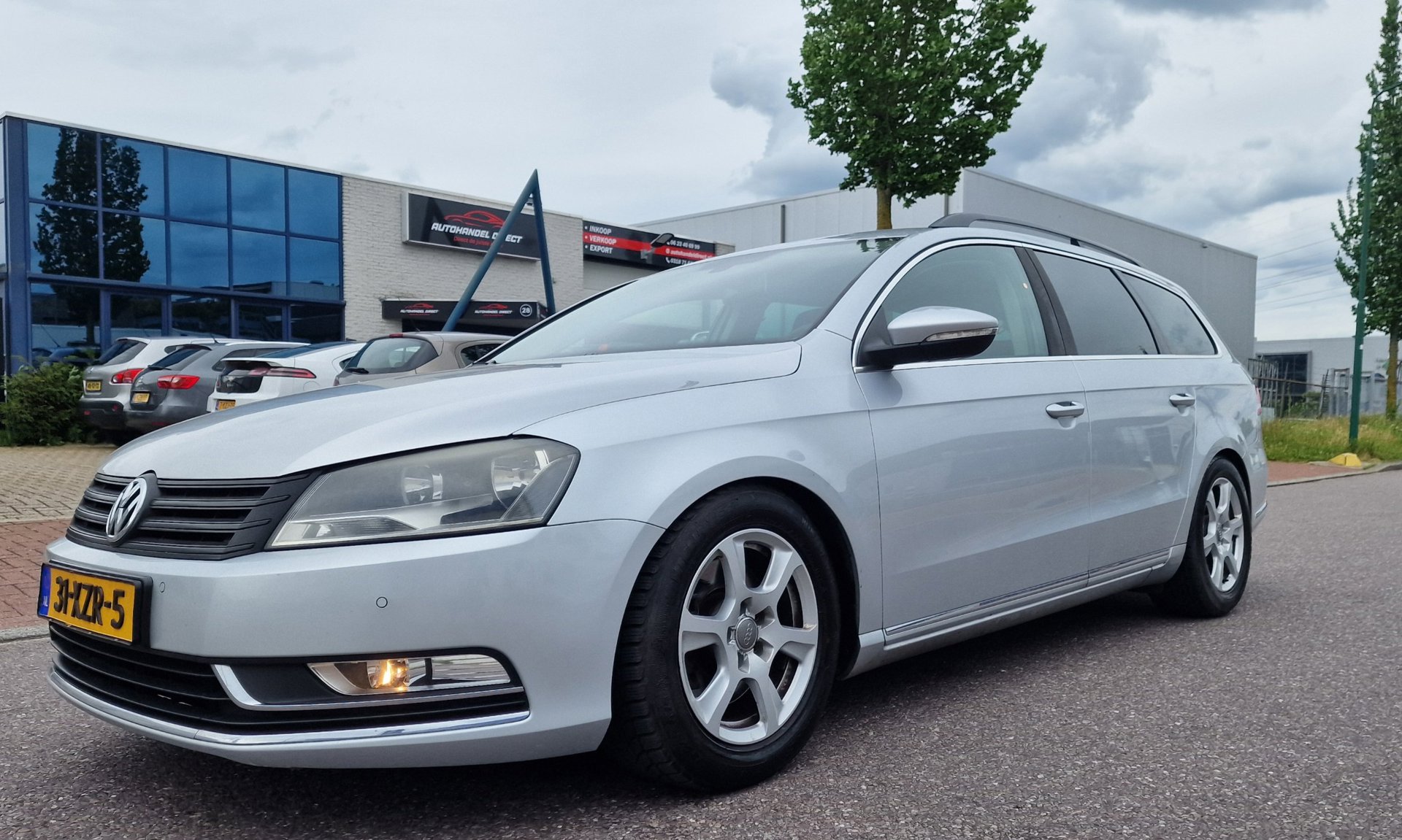 Volkswagen Passat 1.4 TSI Highline BlueMotion AUT NAVI PSENSOR CRUISE 2 X SLEUTELS 2011 - voorkant