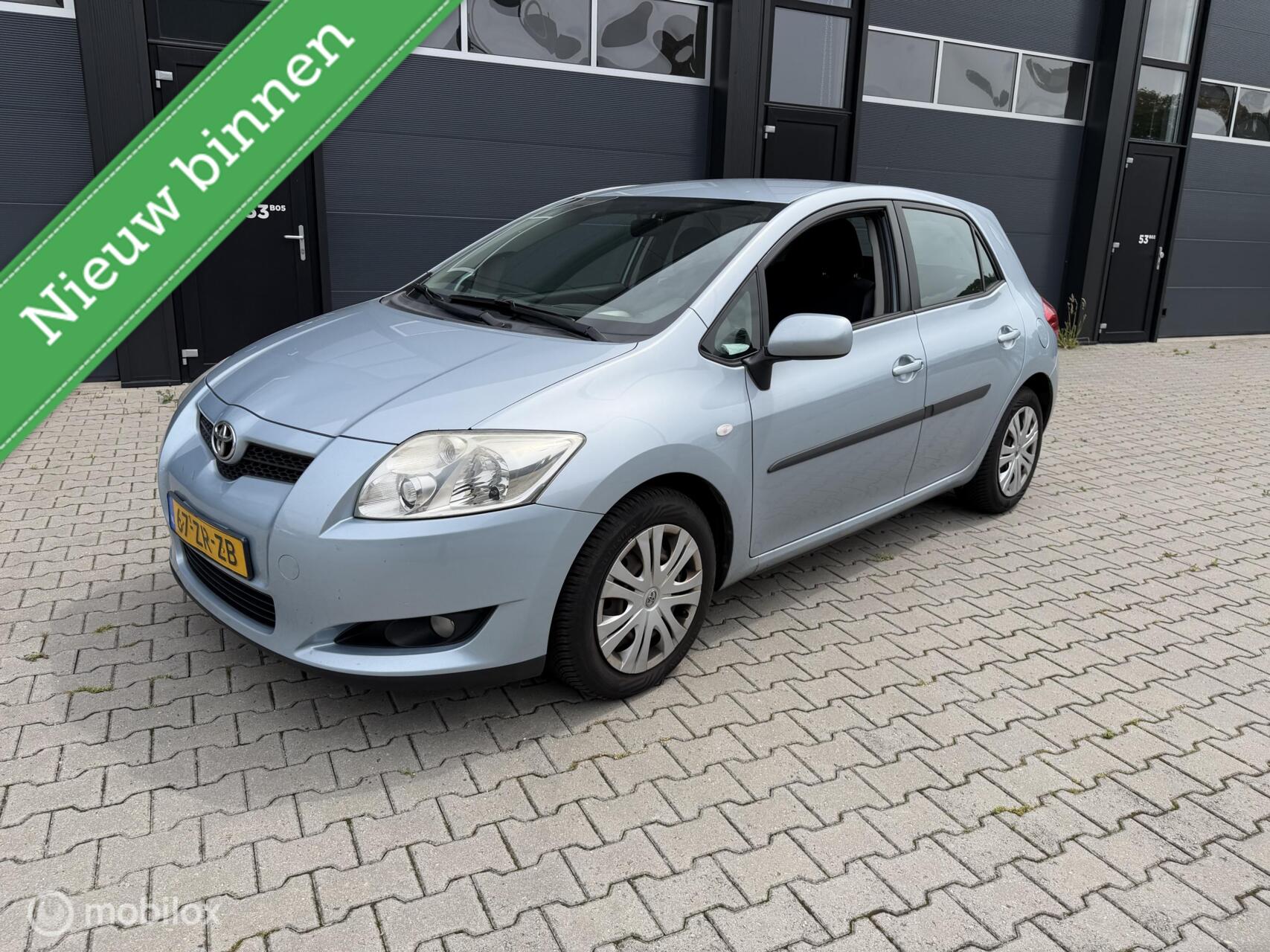 Toyota Toyota Auris 1.4-16V Terra 2008 - voorkant