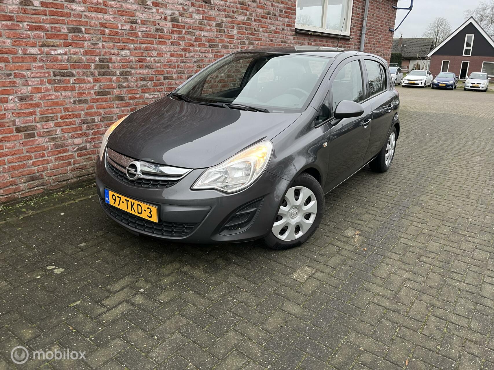 Opel Corsa 1.3 CDTi EcoFlex S/S Cosmo 2012 - voorkant