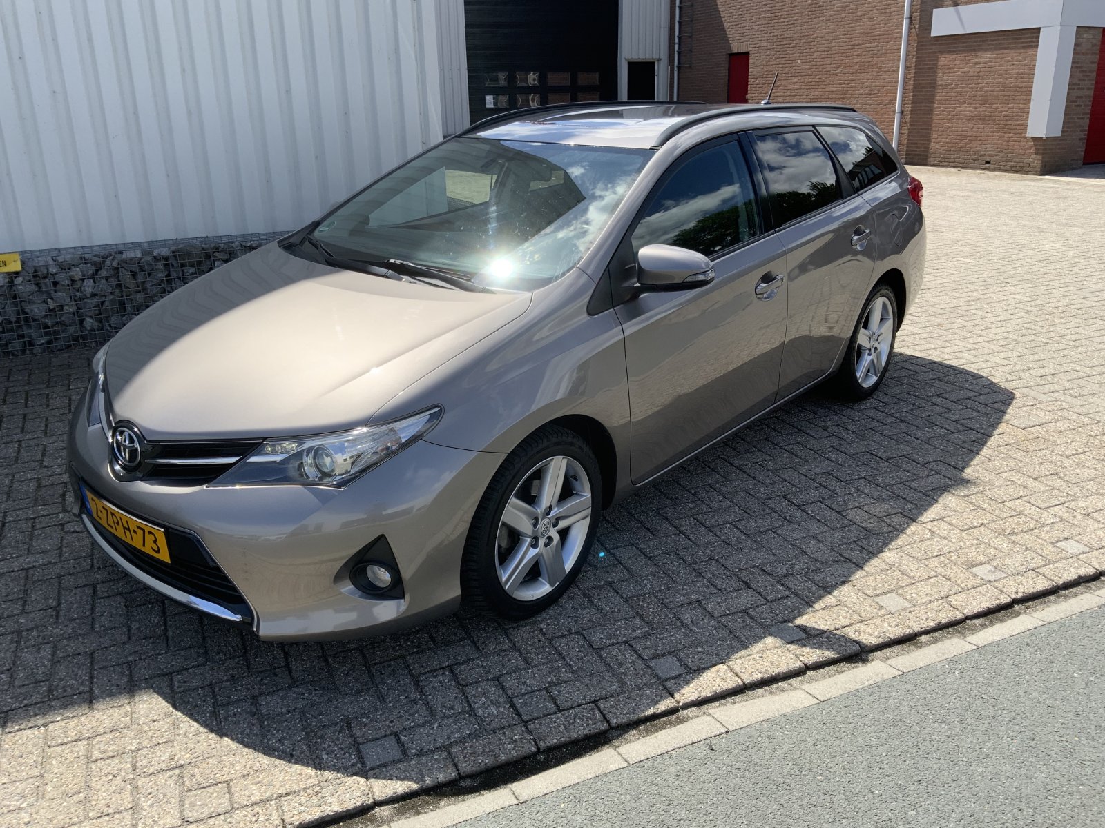 Toyota Auris Touring Sports 1.6 Dynamic 2015 - voorkant