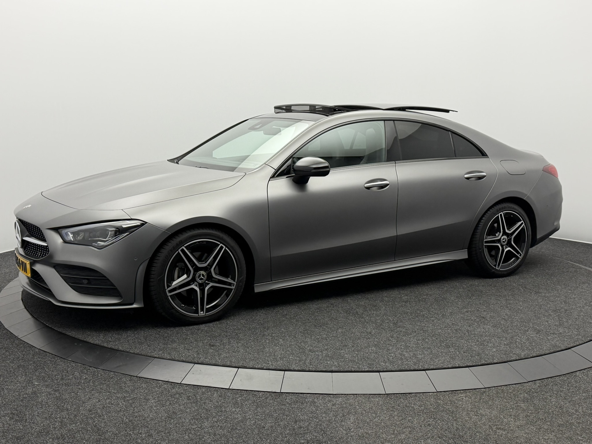 Mercedes-Benz Cla 180 Business Solution AMG 2021 - voorkant