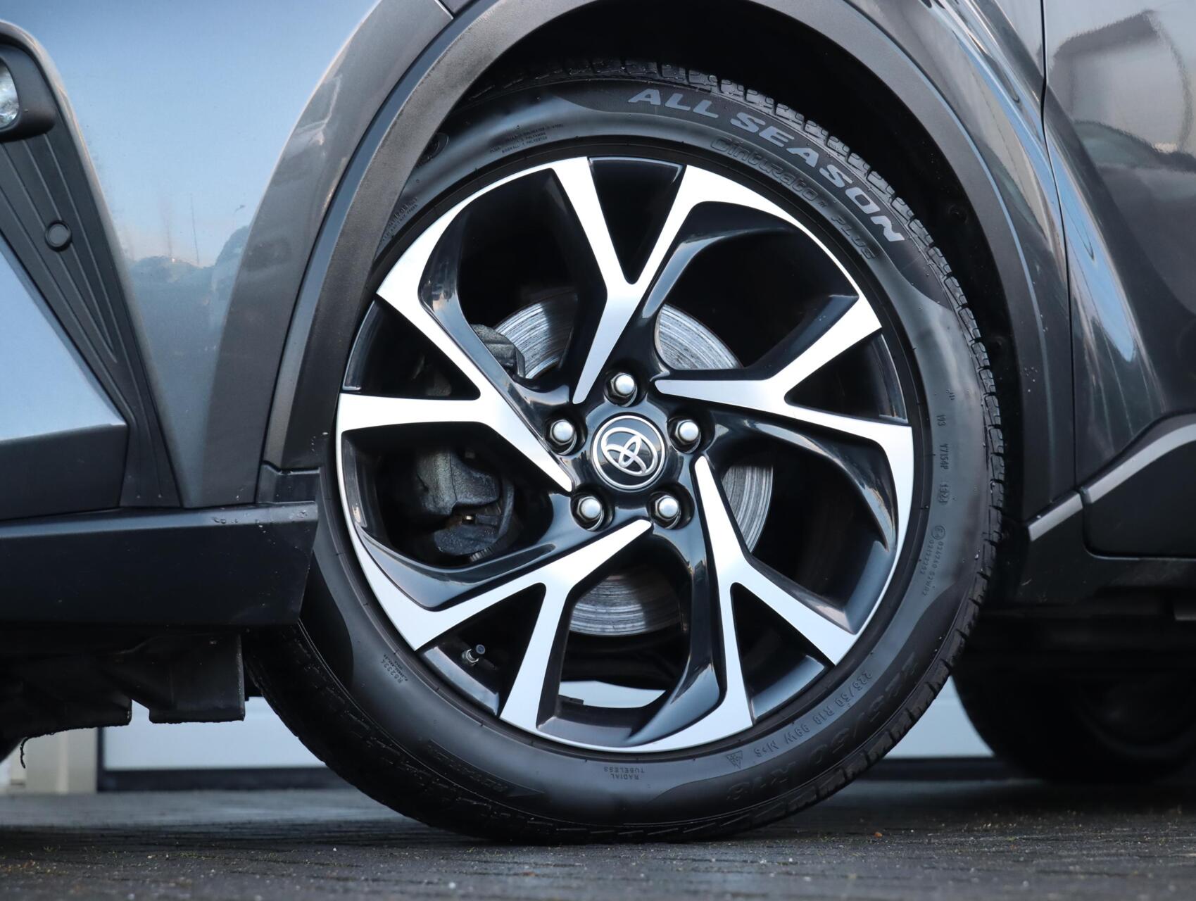 Foto van Toyota Toyota C-hr