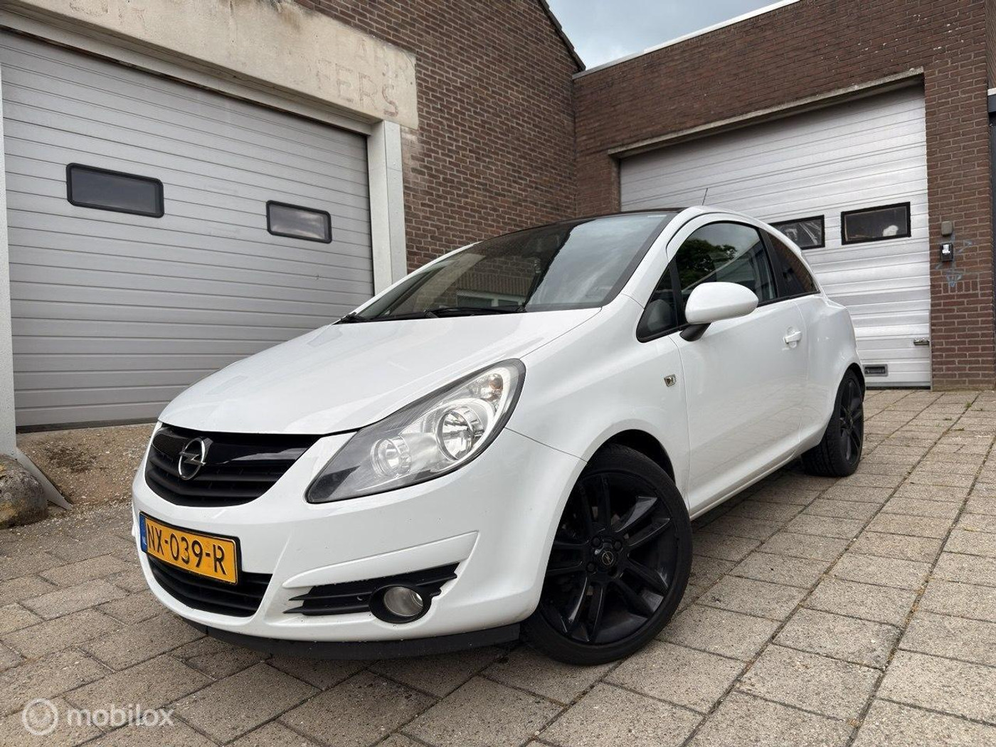 Opel Corsa 1.4-16V White Edition 2009 - voorkant