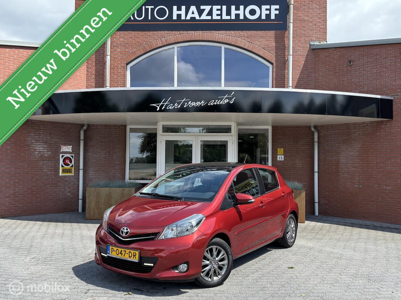 Toyota Toyota Yaris 1.3 VVT-i Executive | Camera | PDC Achter | Cruise Control | Clima | Panoramadak | Bluetoo 2012 - voorkant