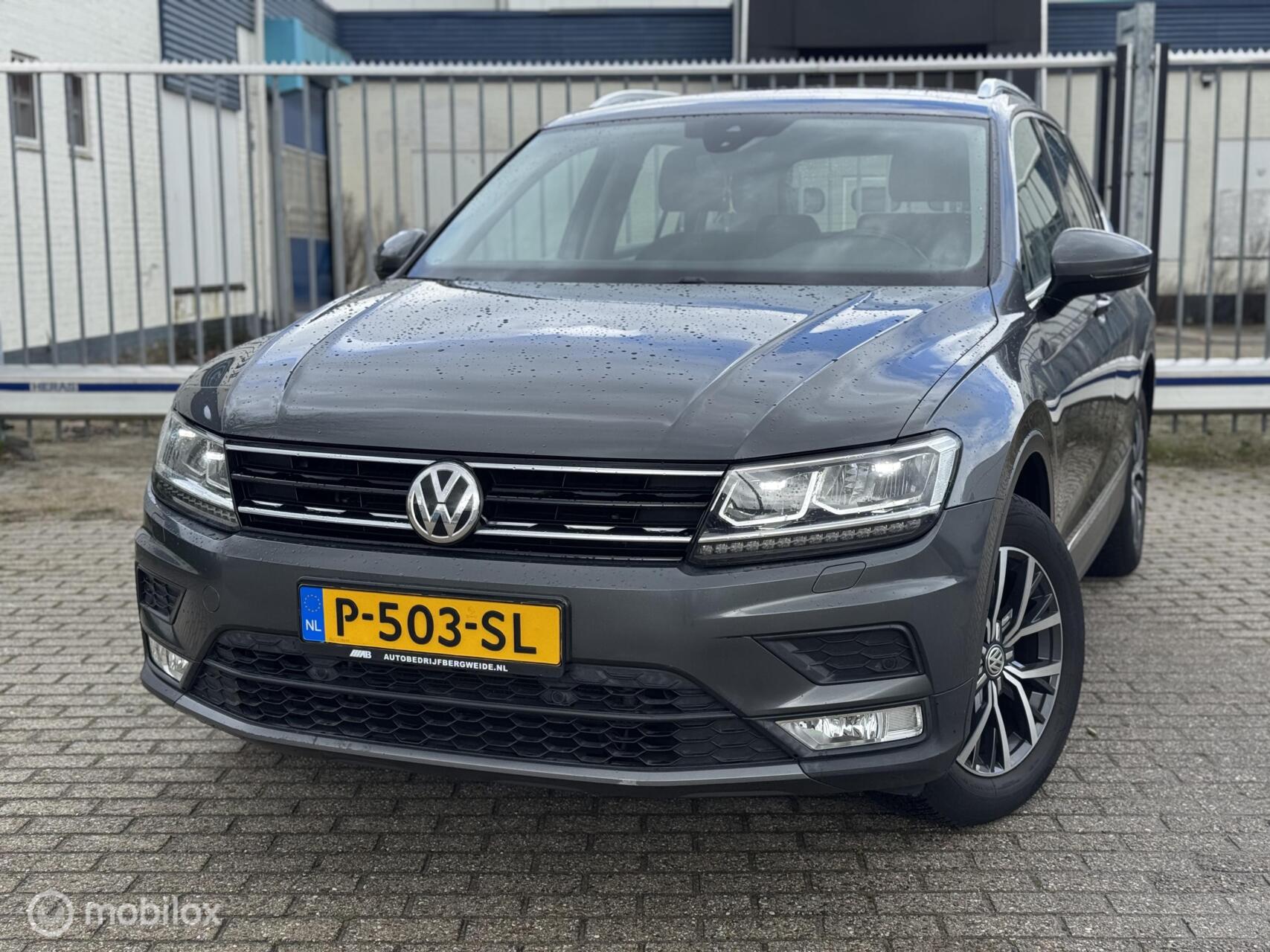 Volkswagen Tiguan 1.4 TSI ACT Highline DSG Trekhaak Led ACC 2017 - voorkant
