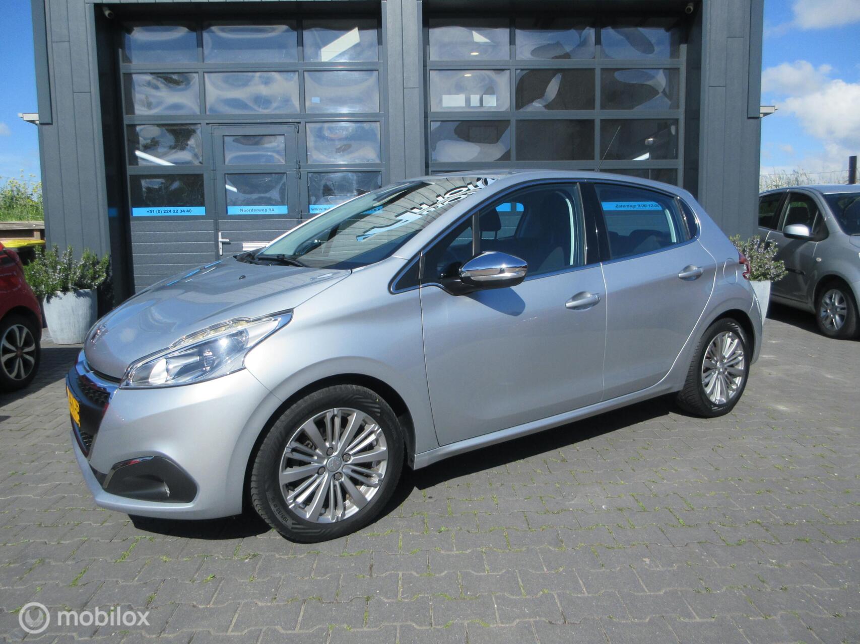Peugeot 208 1.2 PureTech Allure Camera Carplay Airco Cruise 2017 - voorkant