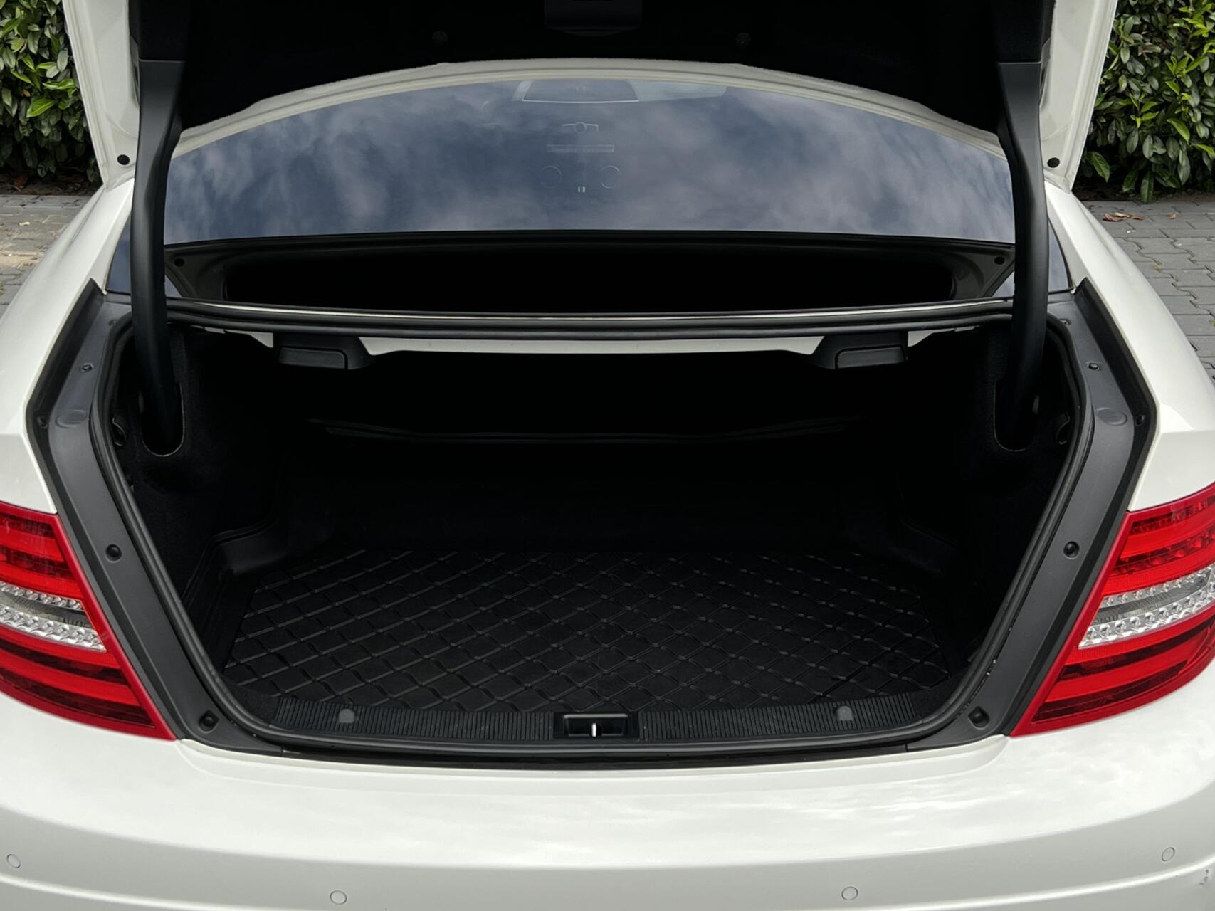 Foto van Mercedes-Benz C 180