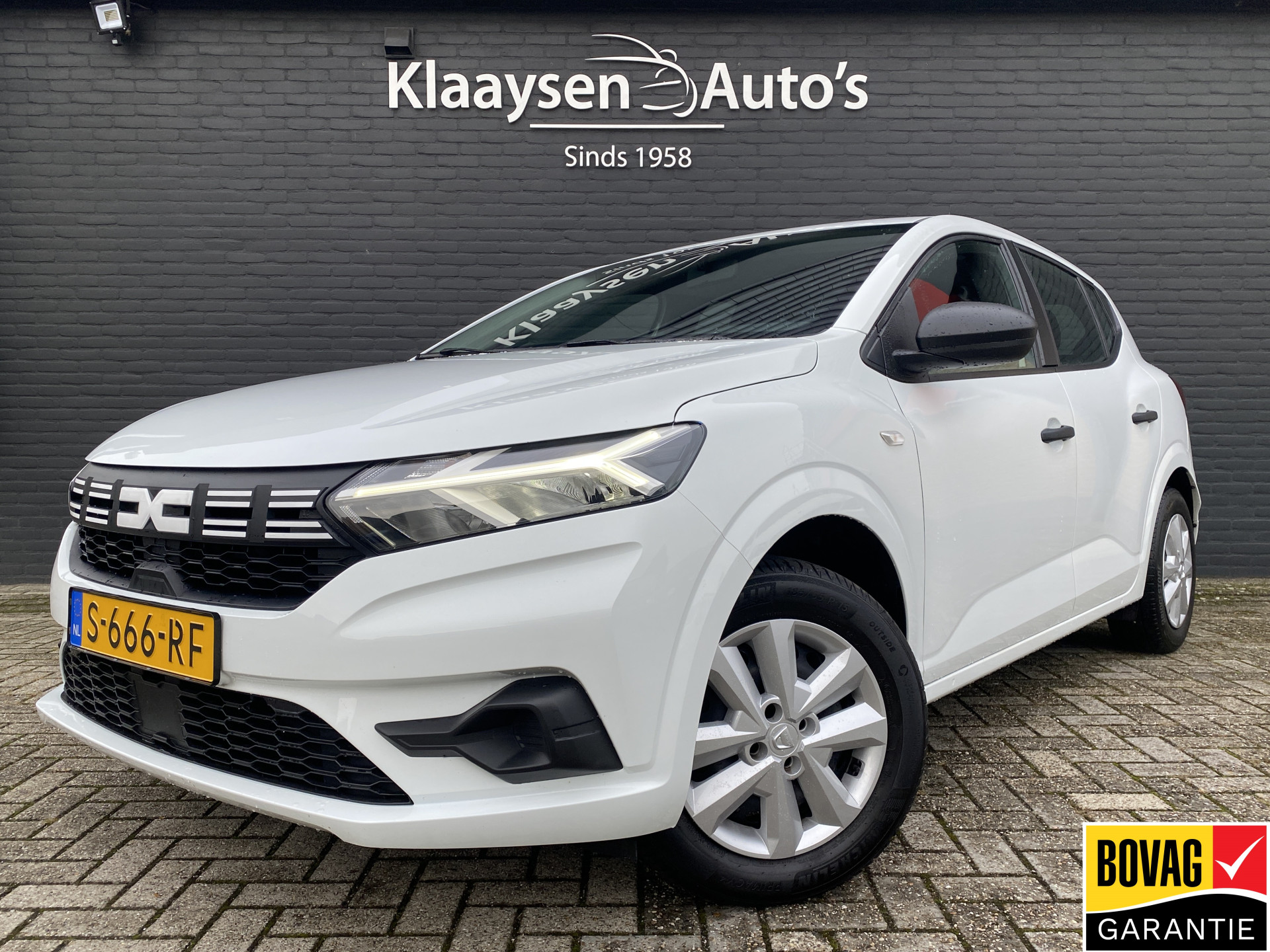 Dacia Sandero 1.0 TCe LPG 100 ECO-G Essential | 1e eigenaar | dealer onderhouden | airco | cruise control | dab audio | BTW auto 2023 - voorkant