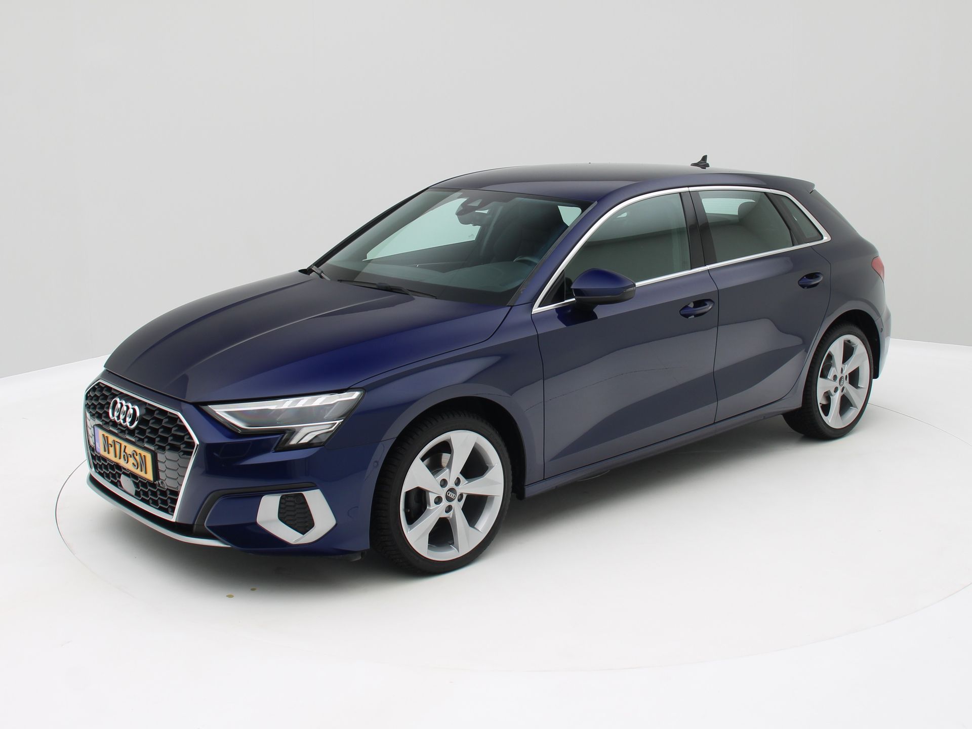 Audi A3 Sportback 35 TDI Advanced edition 150PK / Aut. / Virt. Cockpit / Origineel NL 2022 - voorkant