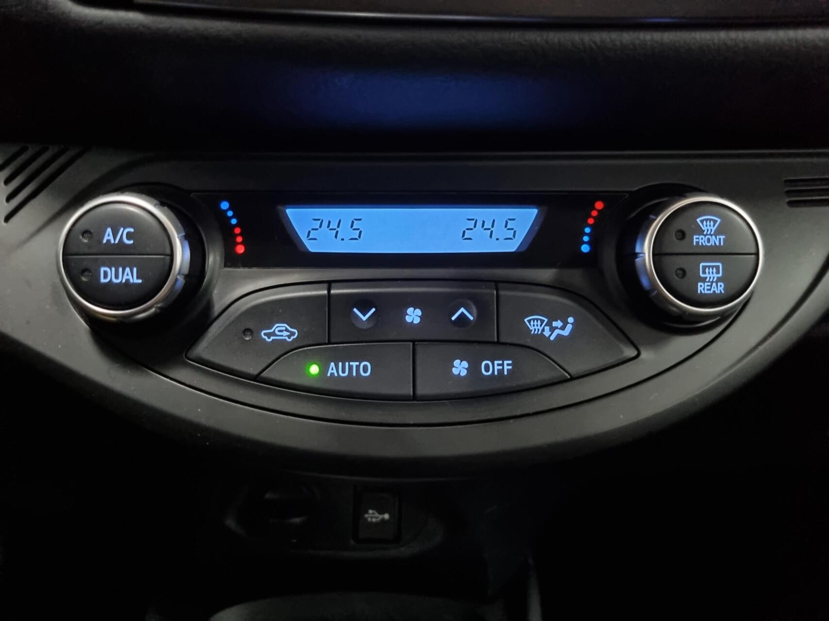 Foto van Toyota Toyota Yaris Hybrid