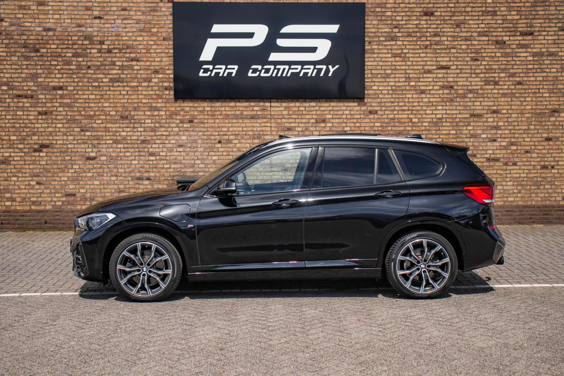Foto van BMW X1 Xdrive25e