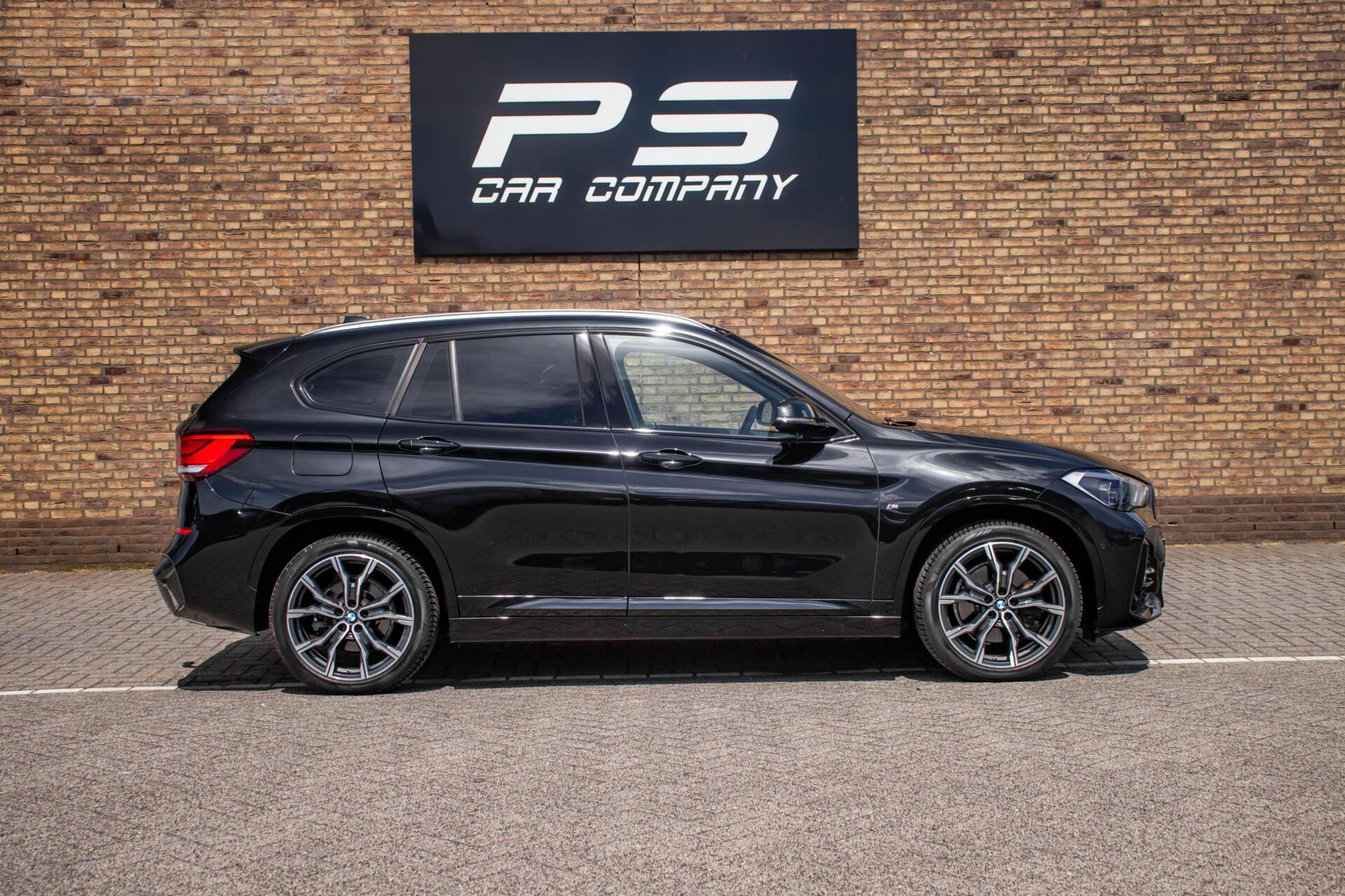Foto van BMW X1 Xdrive25e