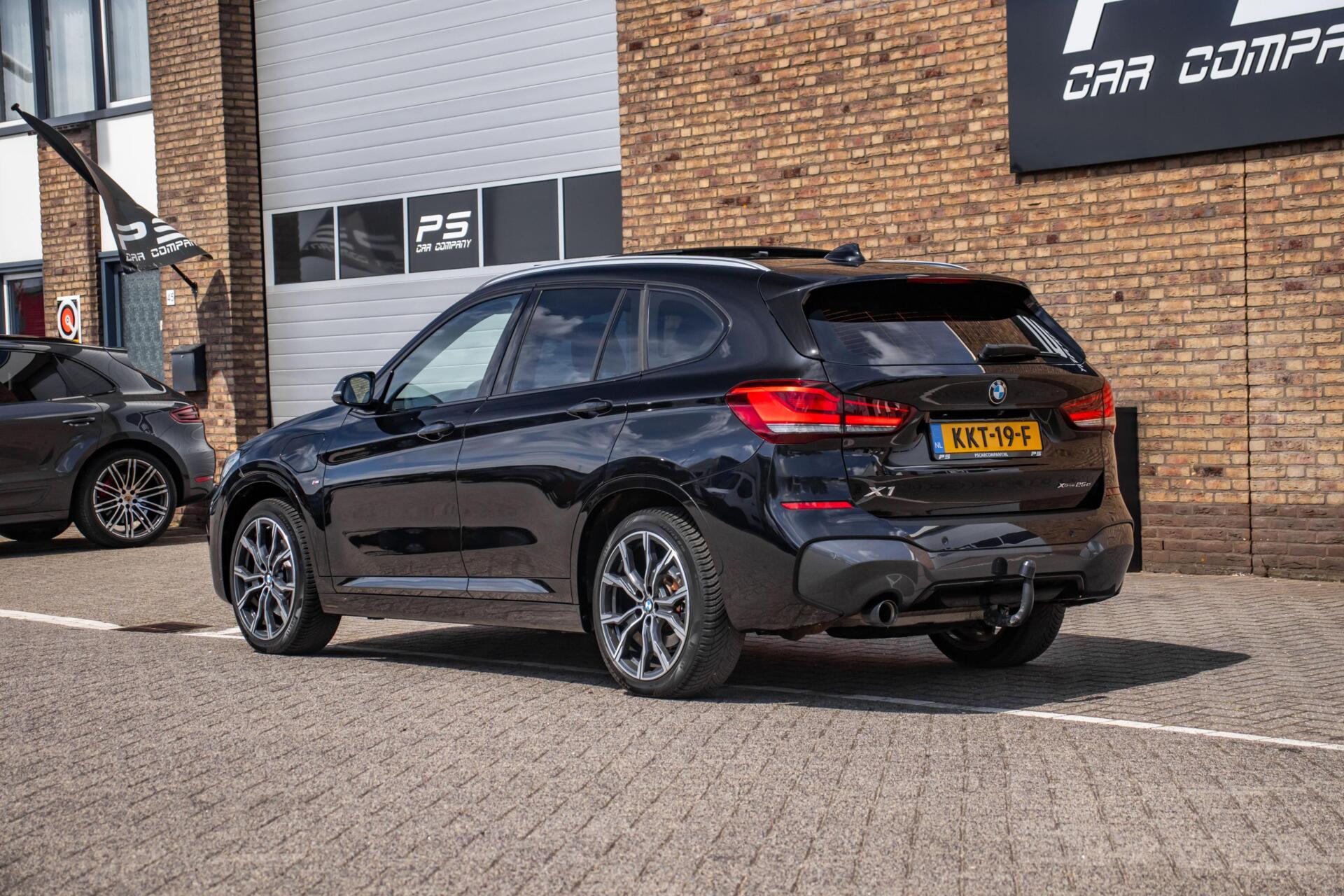 Foto van BMW X1 Xdrive25e